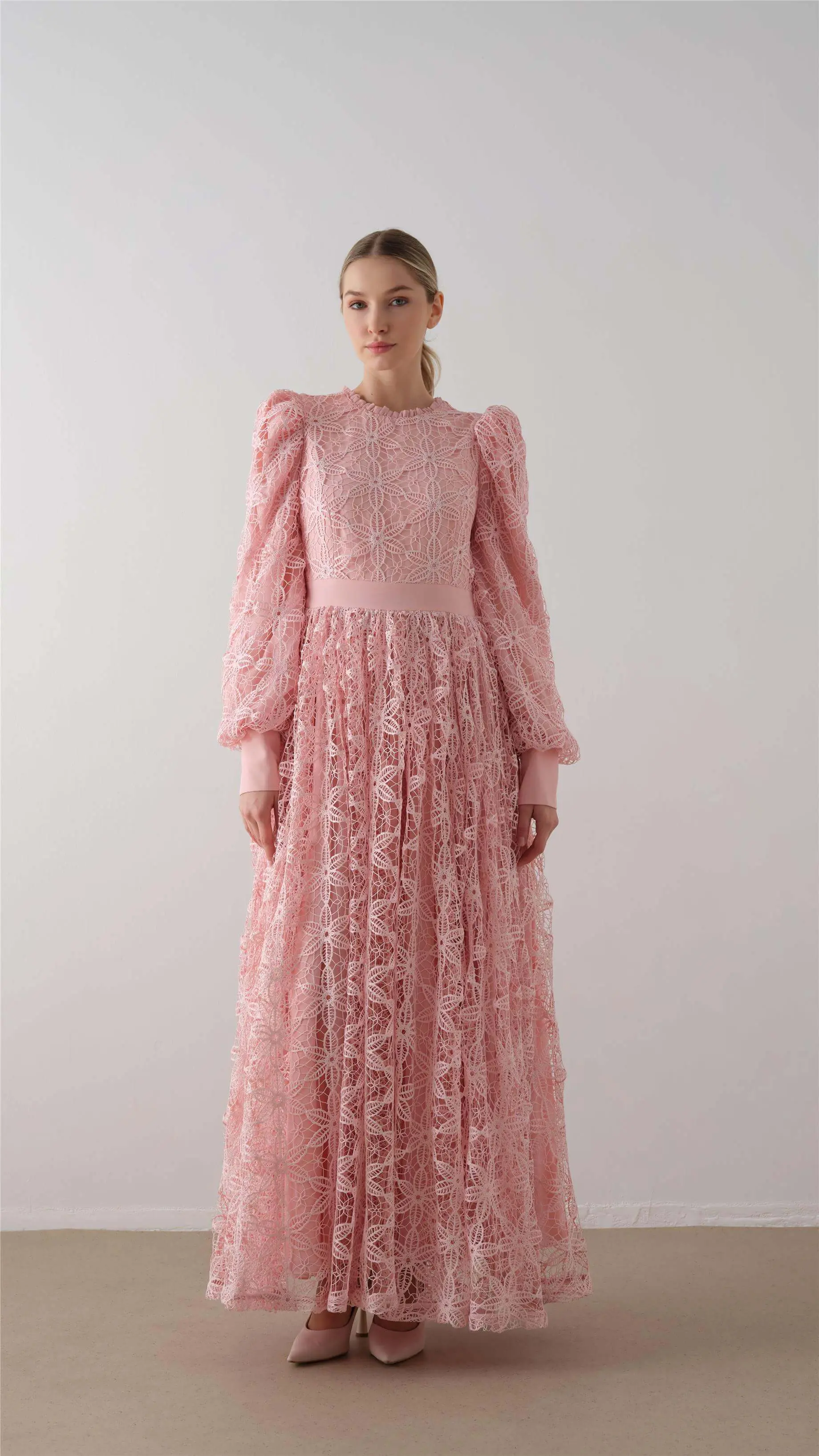 DANTELLİ ETEĞİ KABARIK ELBİSE Pembe