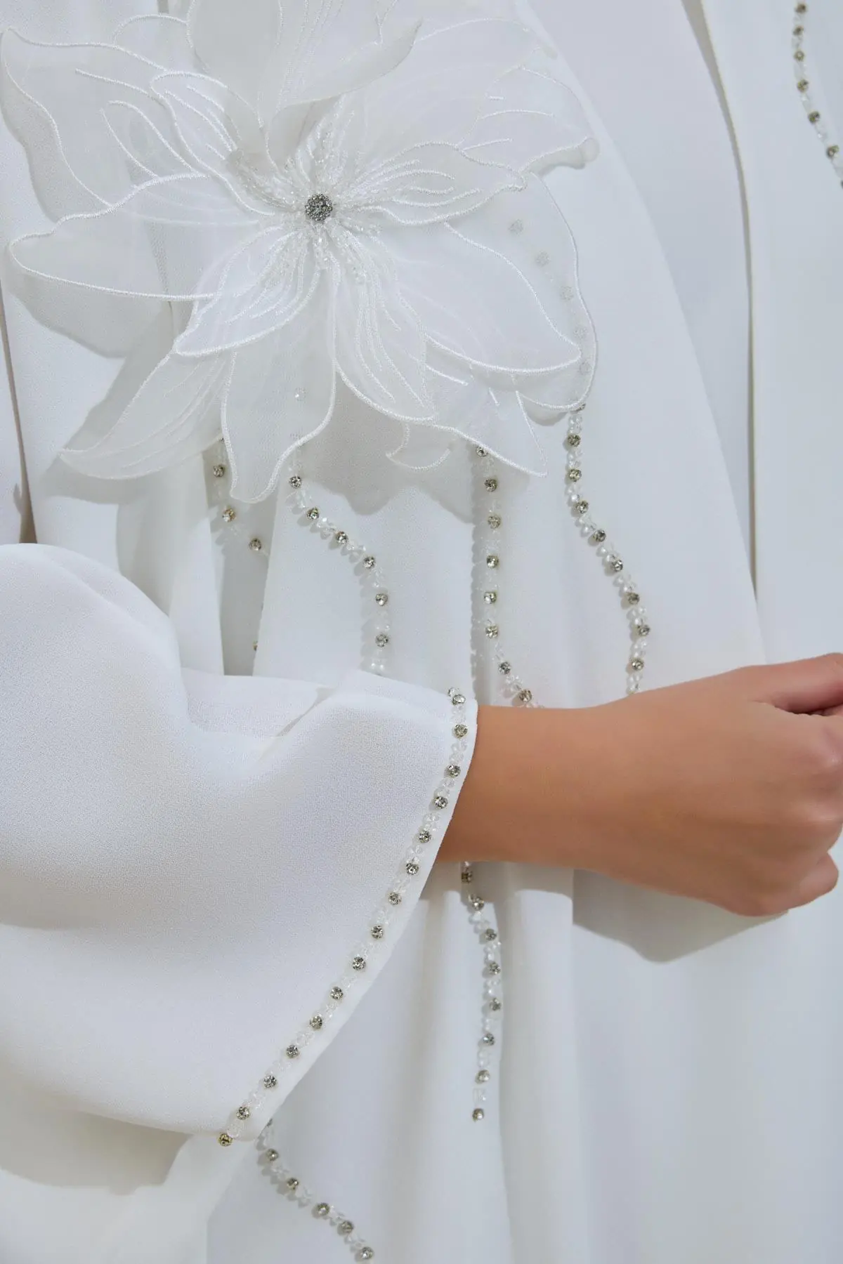 Elana Abaya White, photo 4