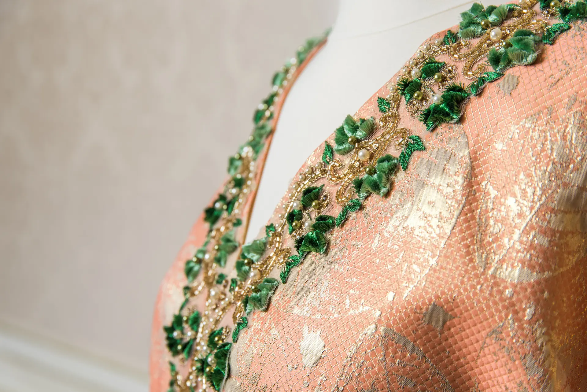 Peach Jacquard Silk Kaftan with Gold Leaf Motif and Green Thread Embroidery, photo 4