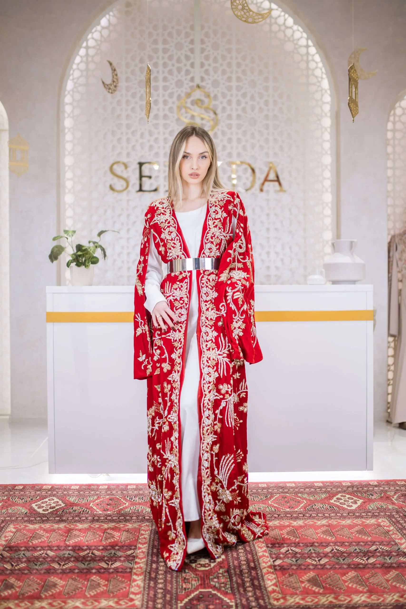 Royal Bloom Embellished Velvet Kaftan – Red, photo 6