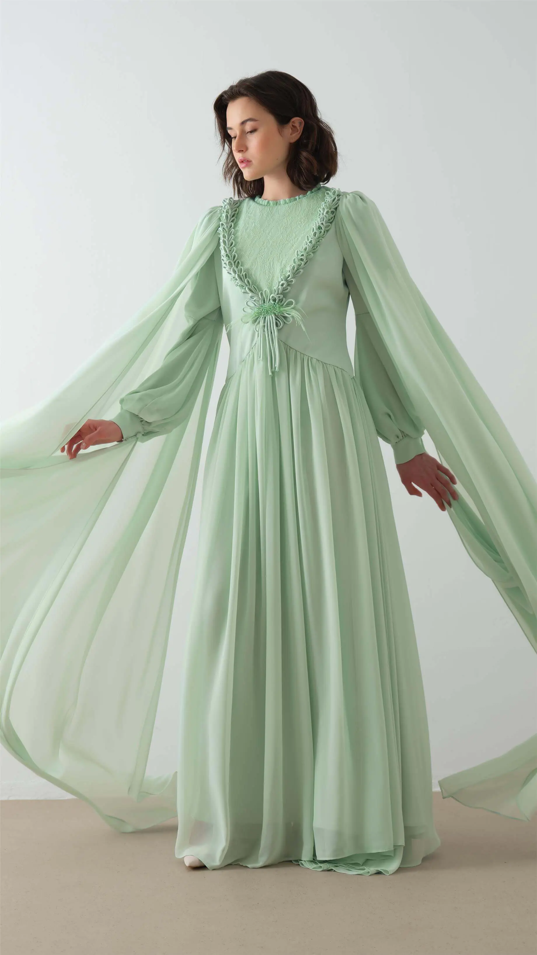 Floral-Embellished Cape-Sleeve Dress – Mint, photo 3