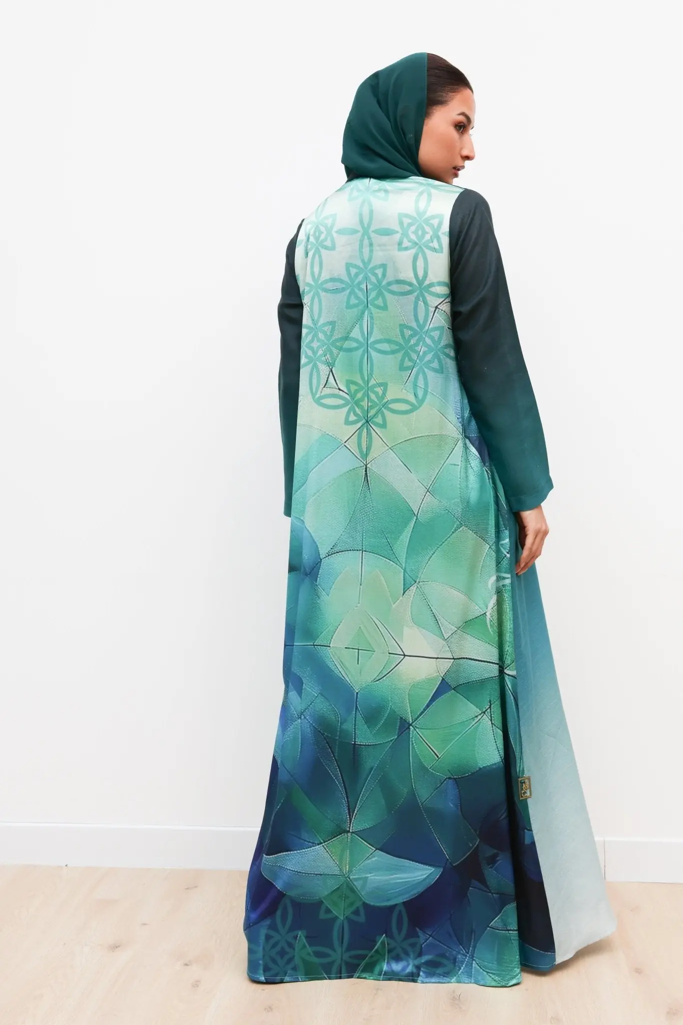 Ruh Fajr – Light of the Dawn abaya, photo 2