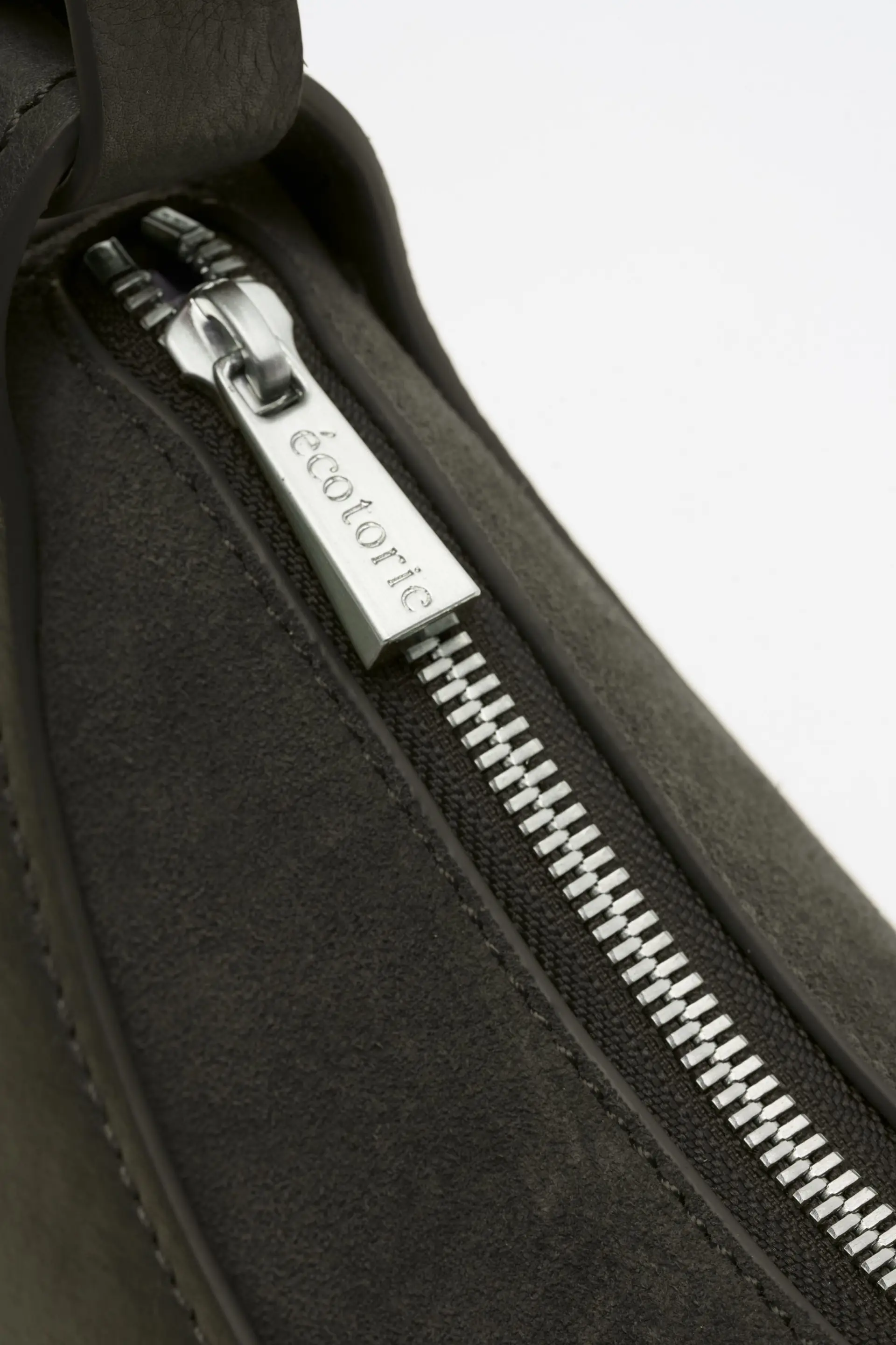 Ecotorie - Leif Dark Moss Crossbody, photo 3