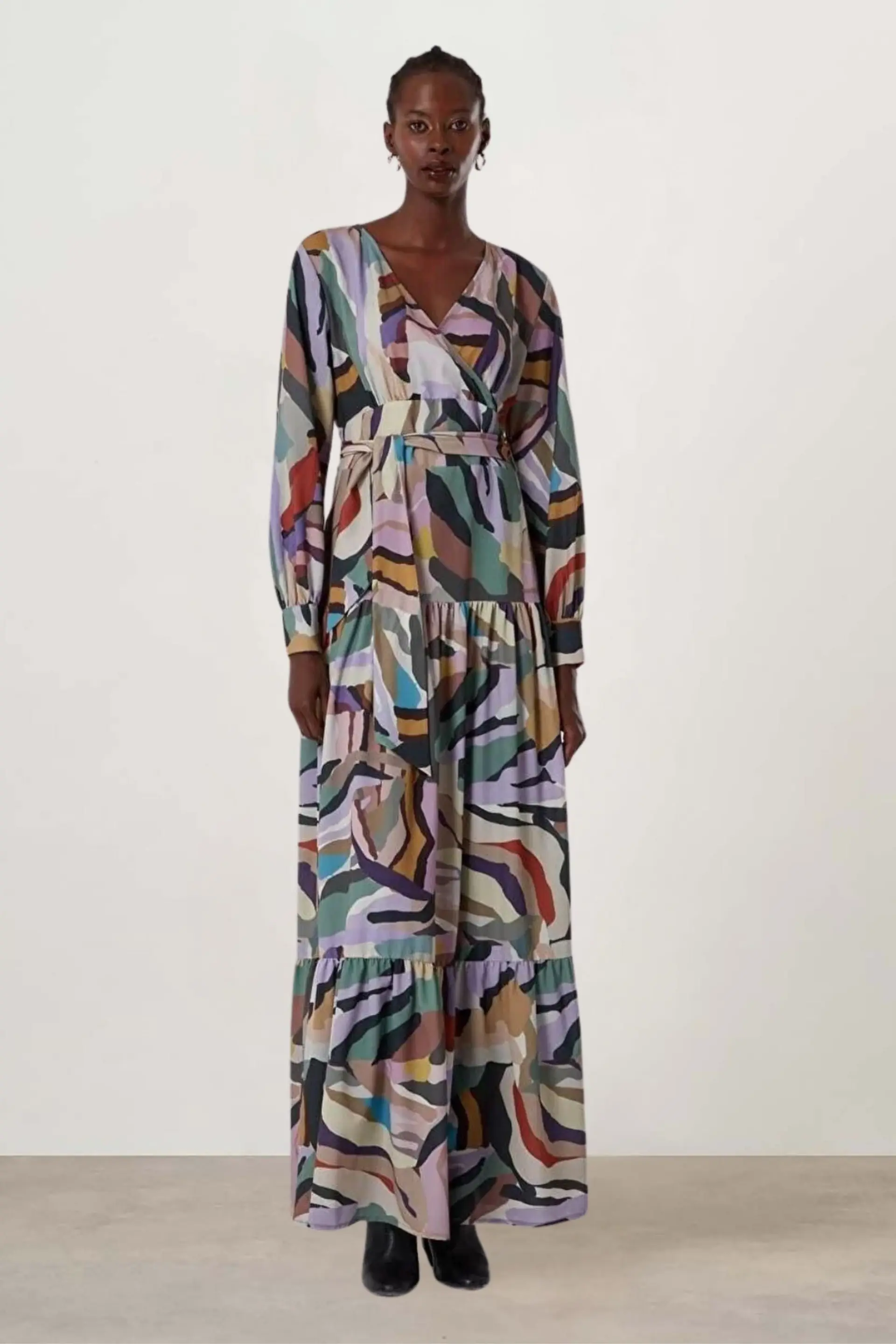 Mizalle Flowy Long Sleeve Maxi Dress