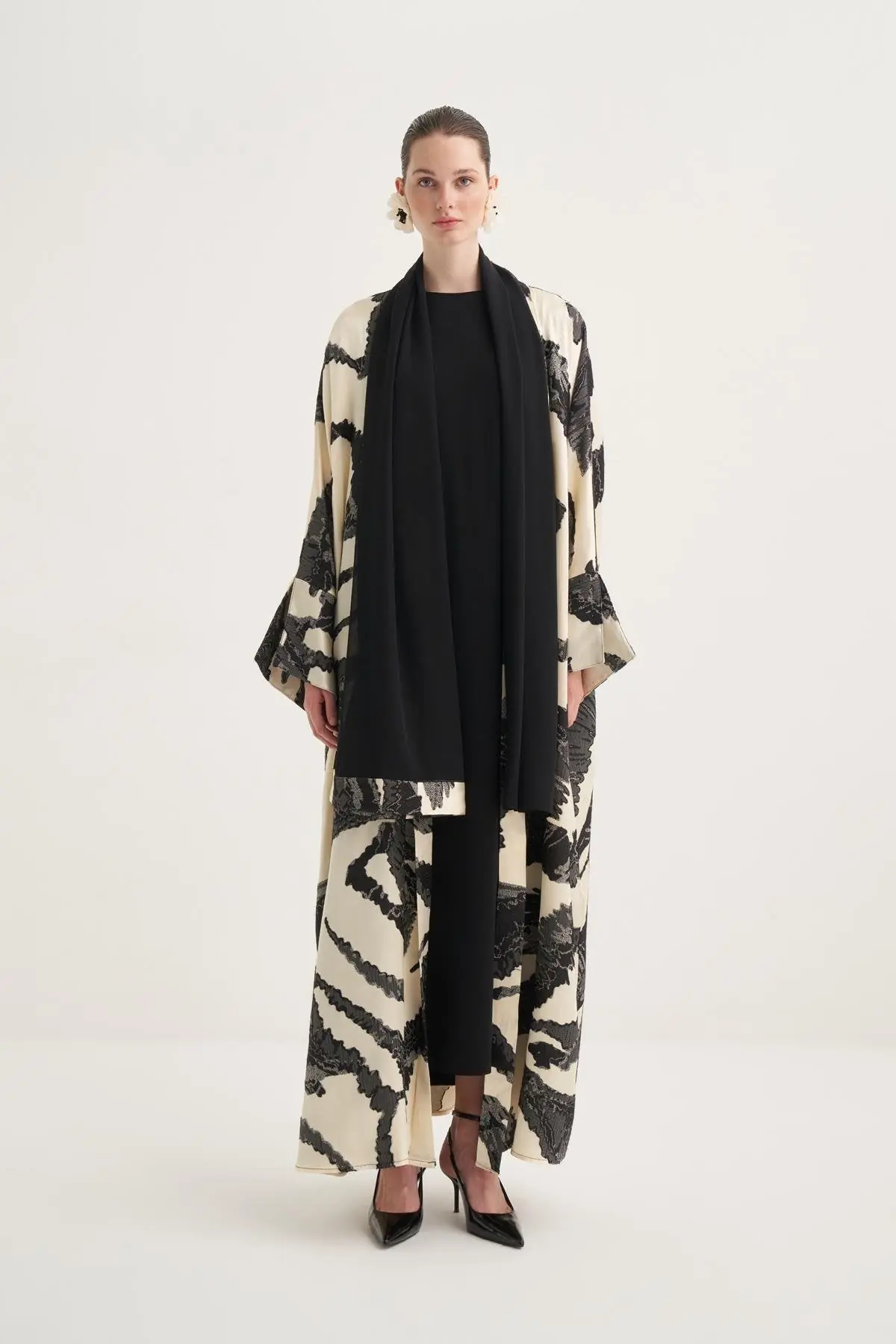 Lara Viscose Abaya - Animal Print Cream