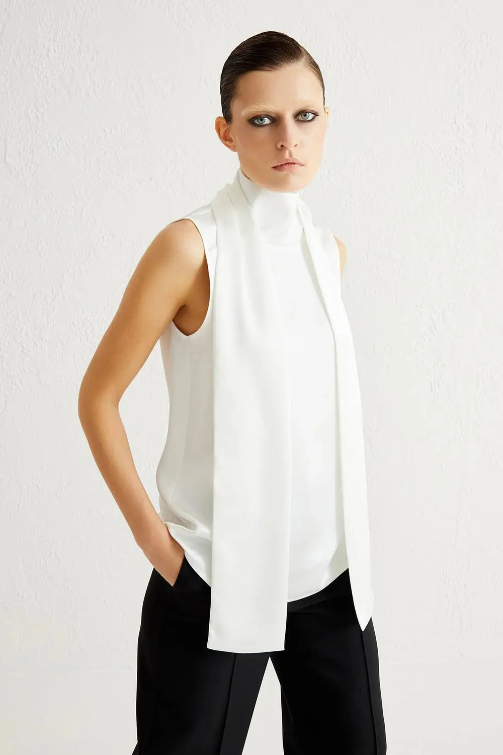 Sleeveless Satin High-Neck Tie-Detail Blouse – Ecru, photo 2