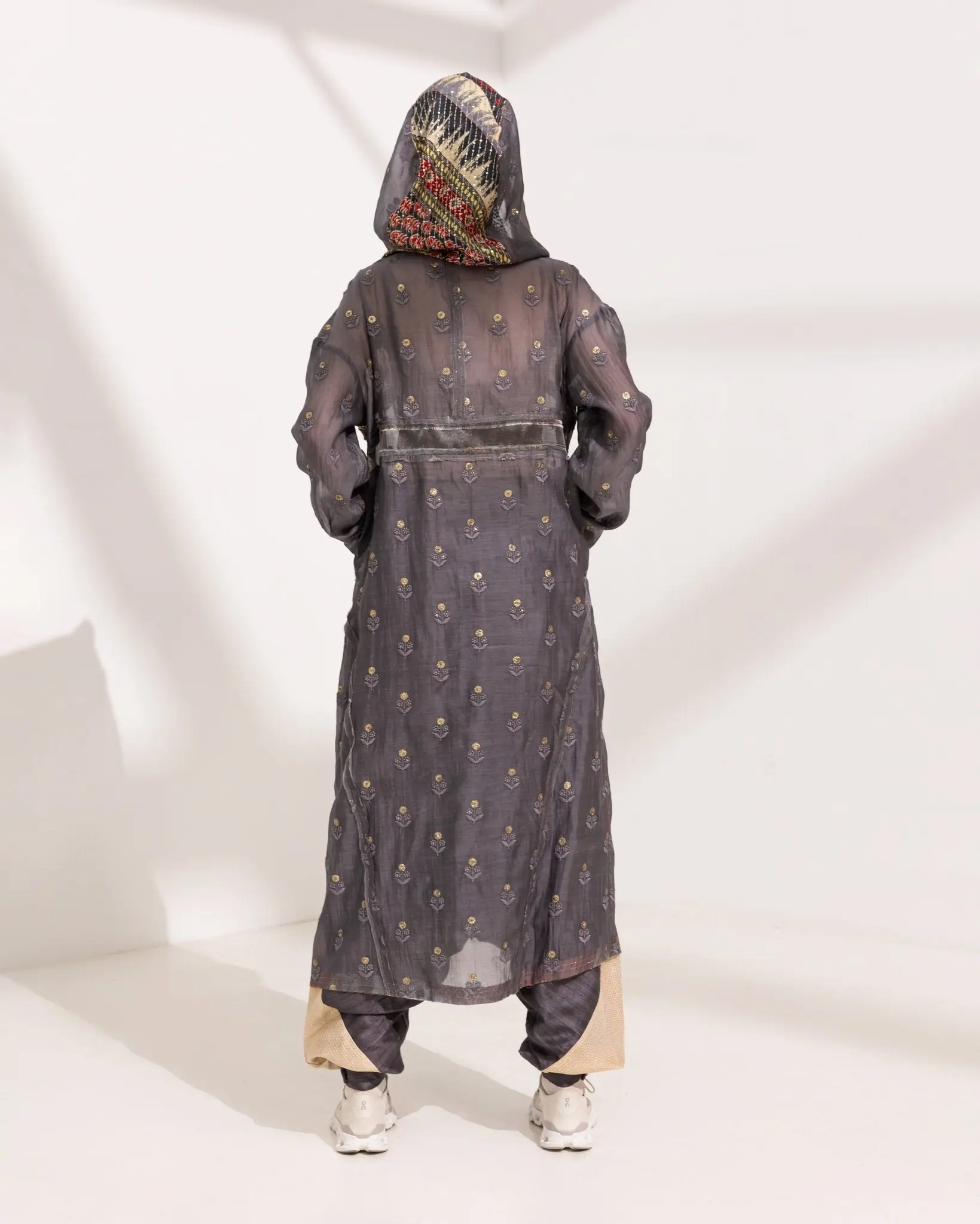 Sukoon — Sumūd  LOOK 05, photo 4