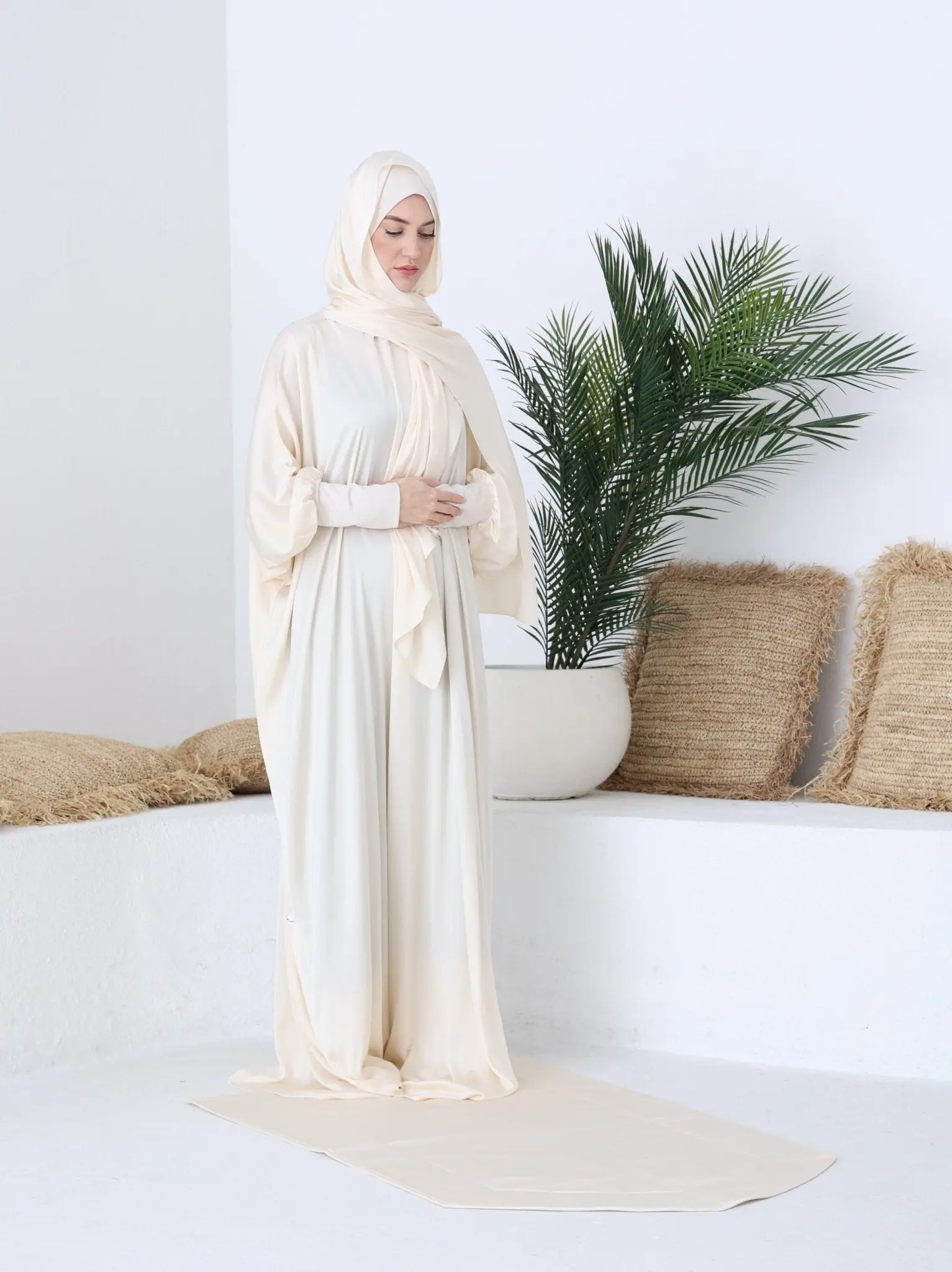 Full Moon Prayer Abaya