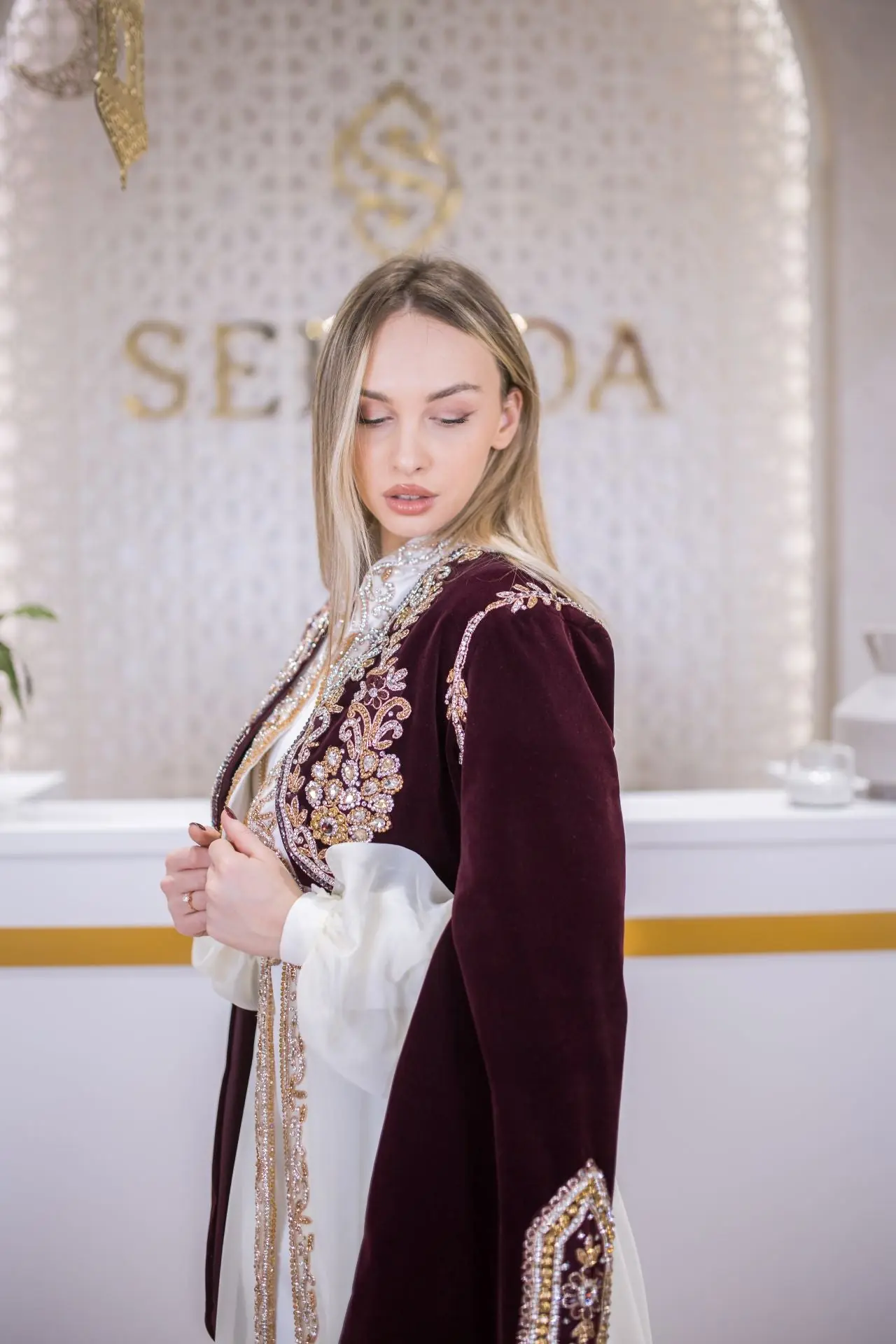 Moon Cascade Embellished Velvet Kaftan – Plum, photo 4