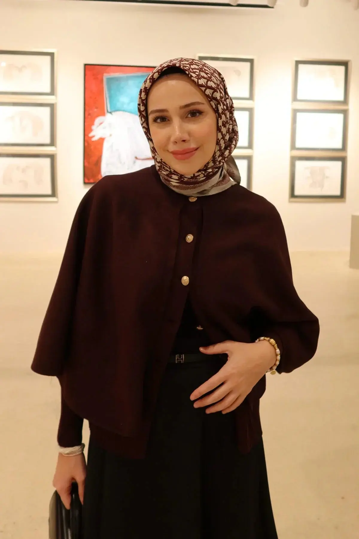 Feyza Hakyemez'in Tercihi Pelerinli Triko Hırka, photo 2