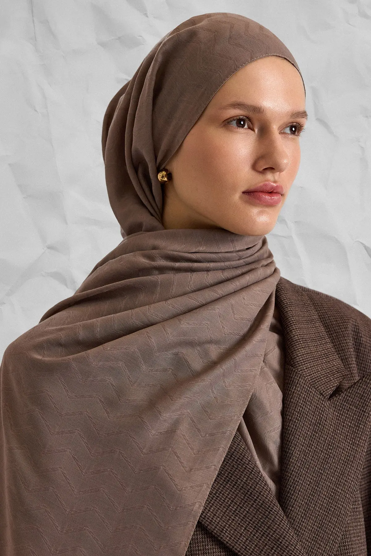 NOA SOFT Zigzag Pattern Shawl – Bitter Chocolate