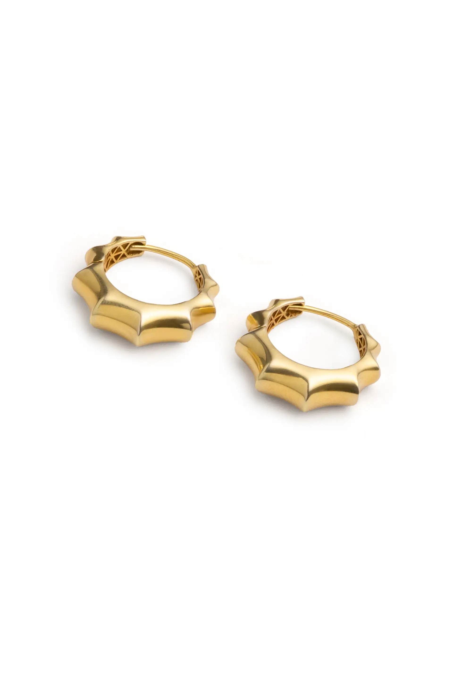 Sculpted Sterling Silver Hoop Earrings – Gold, photo 2