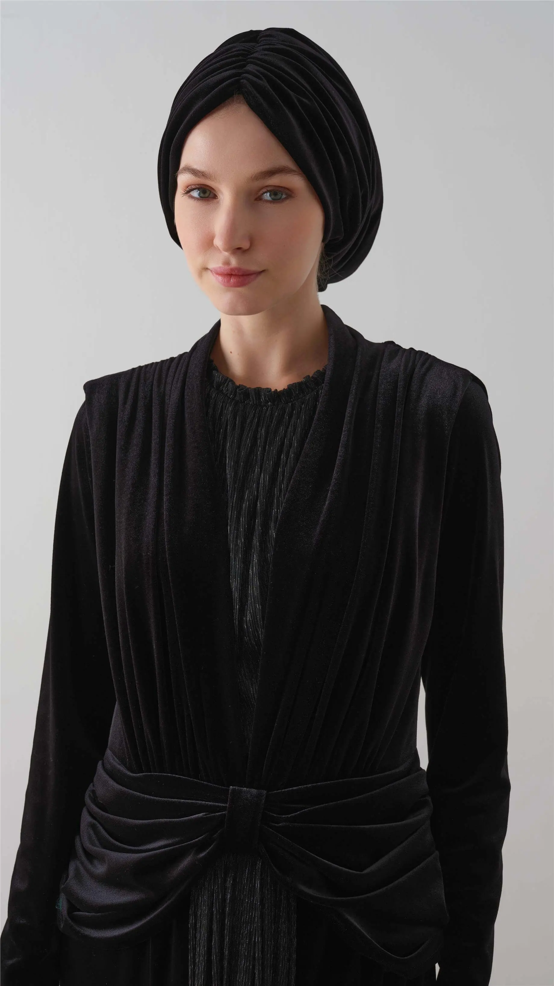 Velvet Drape Bonnet – Black