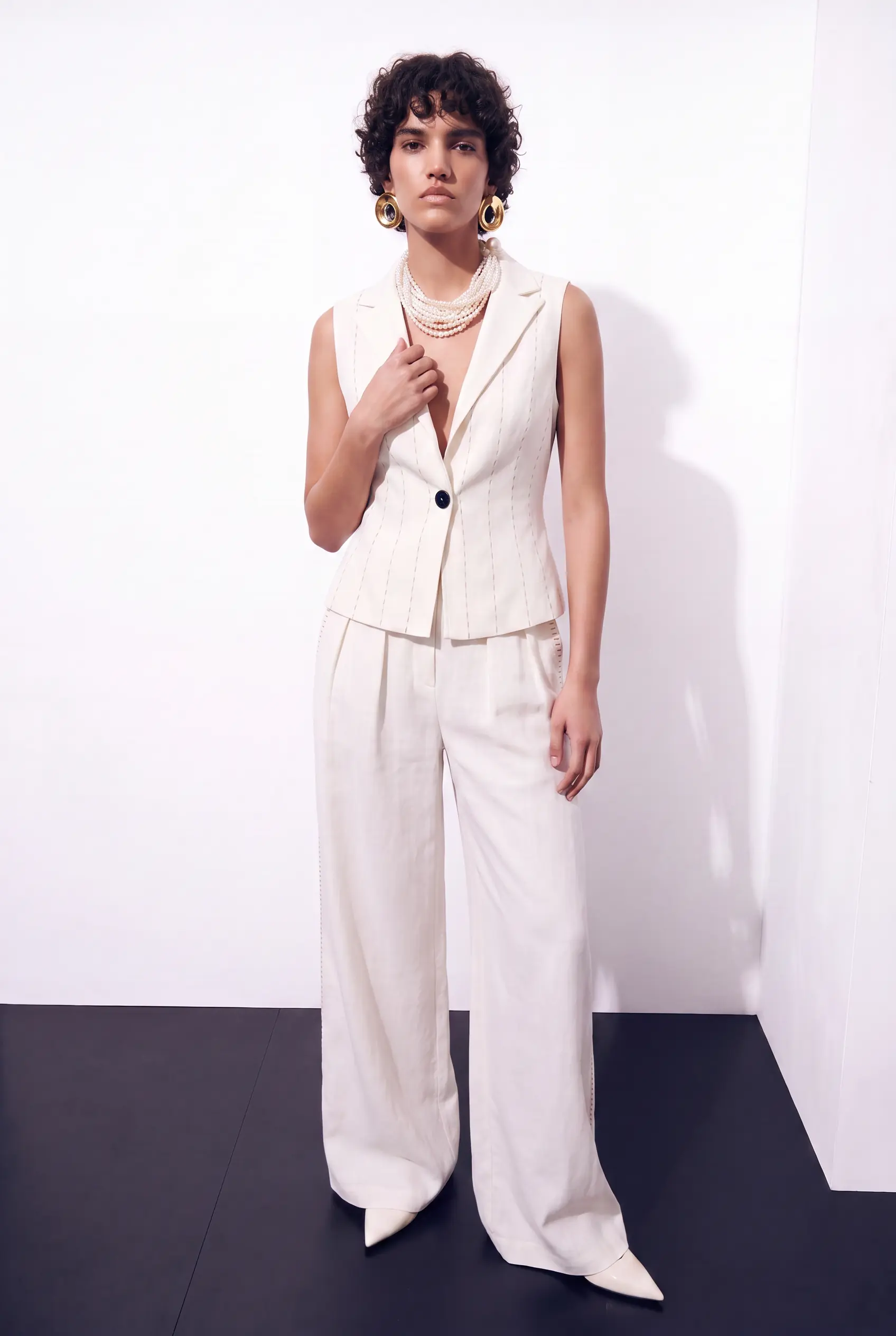 Ivory Vest 100% Linen with Punto Stitch Detail, photo 3