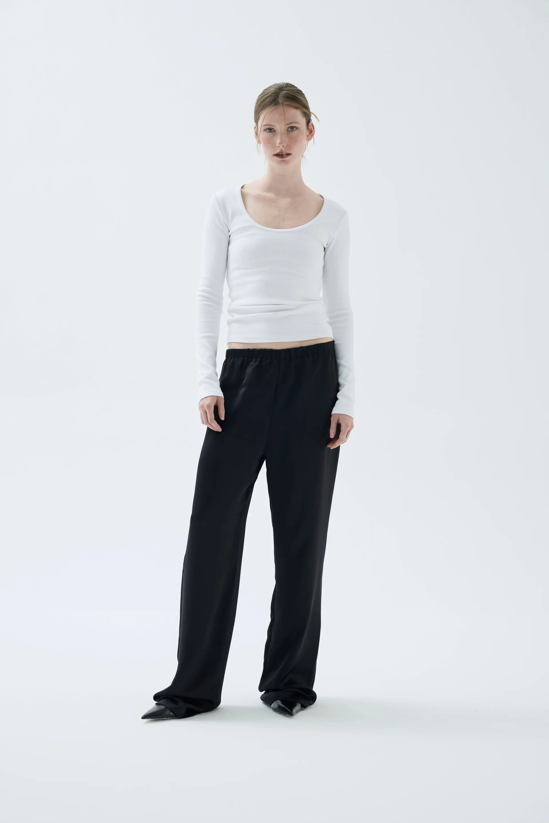 Low-Rise Satin Basic Trousers – Black, photo 4