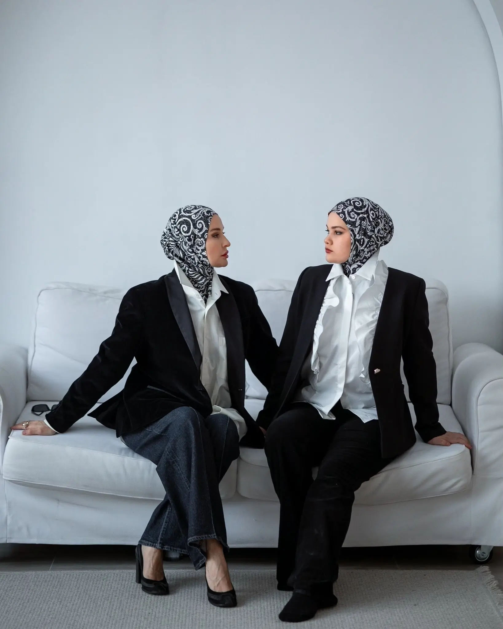 Grey Floral Ready-to-Wear Hijab, photo 2