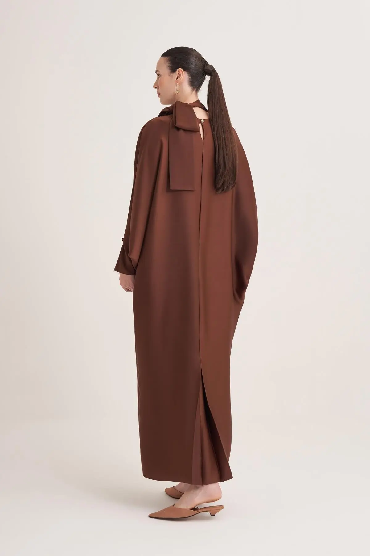 Sophie Satin Bow-Neck Dress – Brown, photo 4