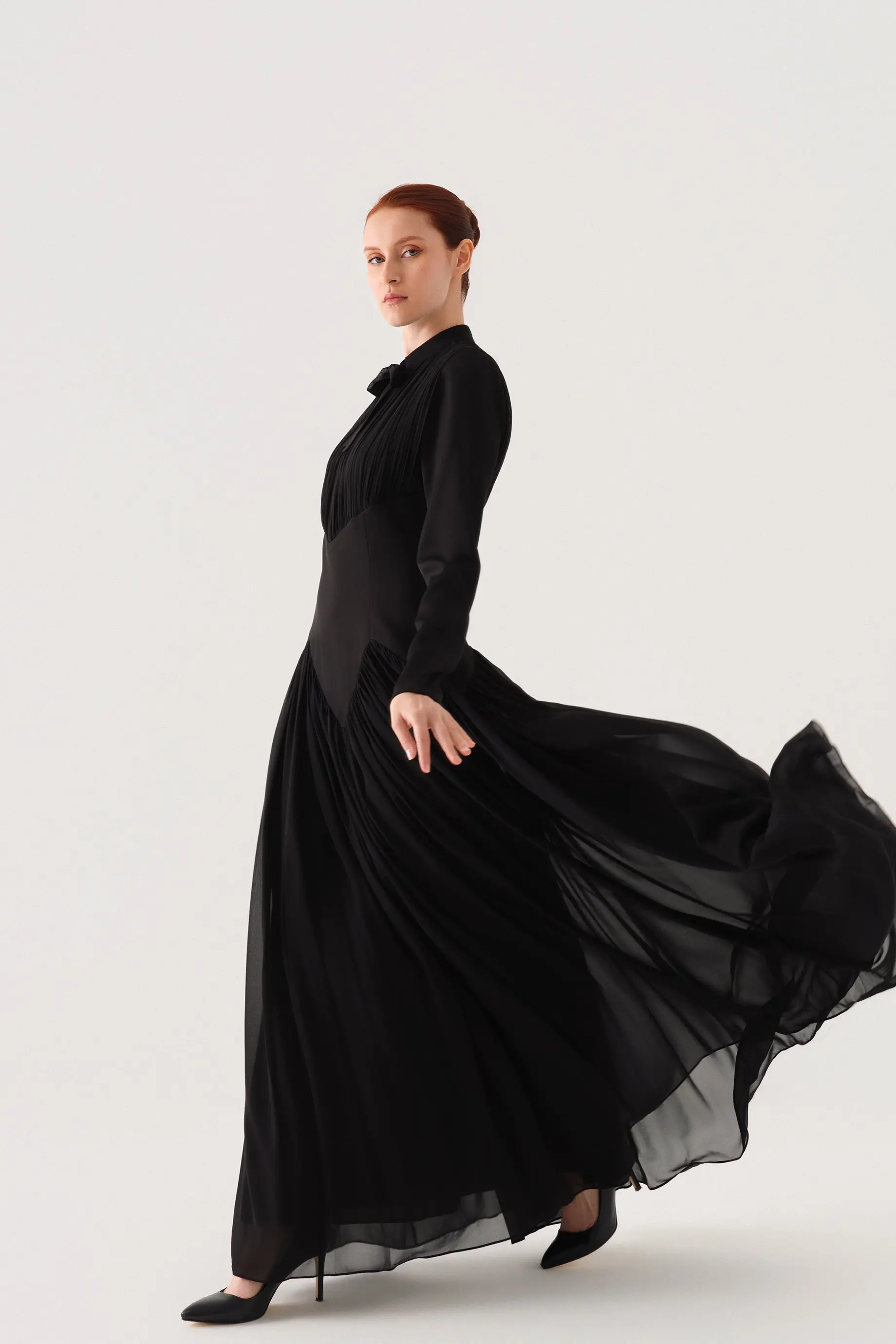 Bow-Neck Corset-Waist Crepe Maxi Dress – Black, photo 2