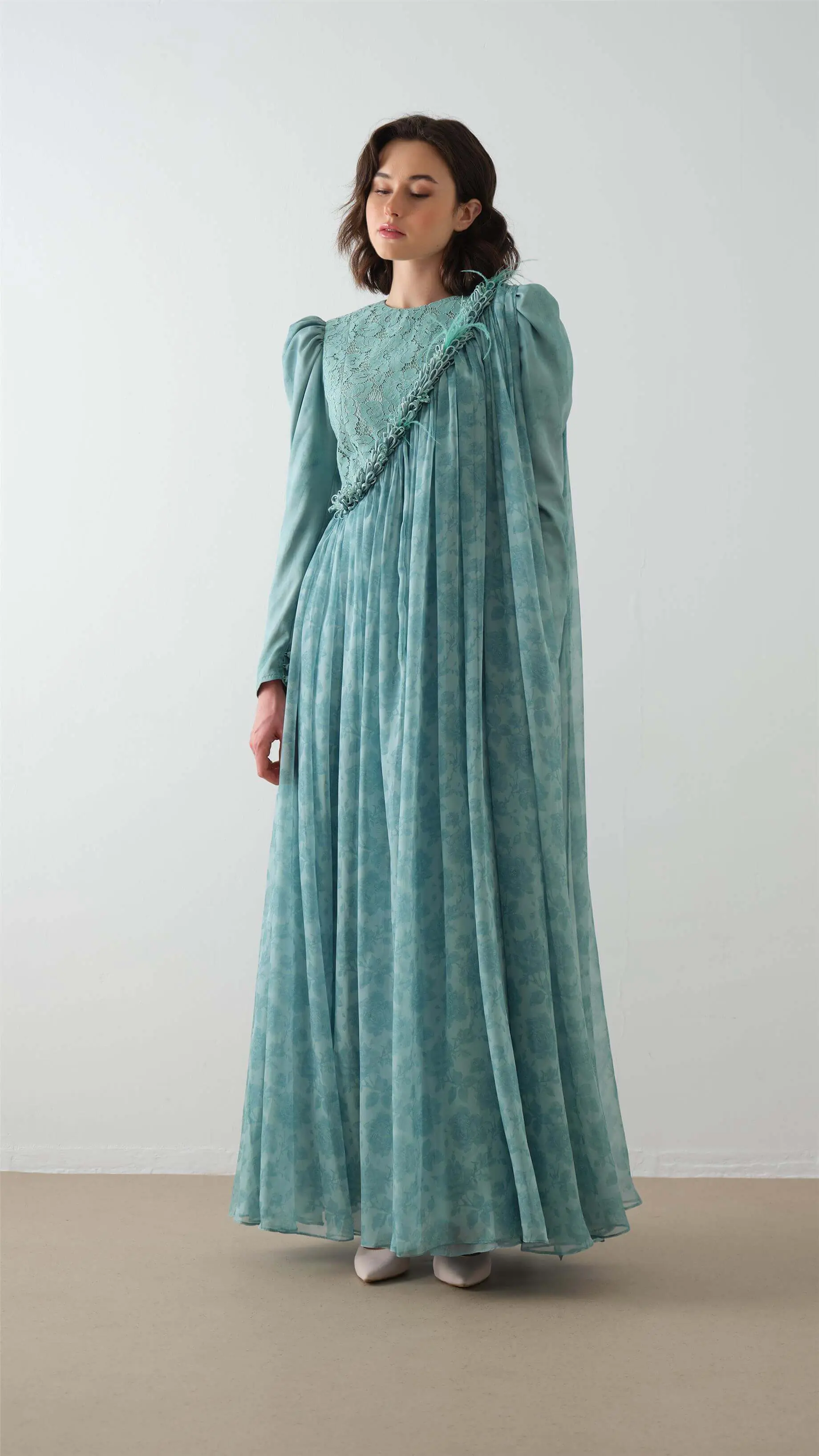 Lace-Detailed Cape Maxi Dress – Green
