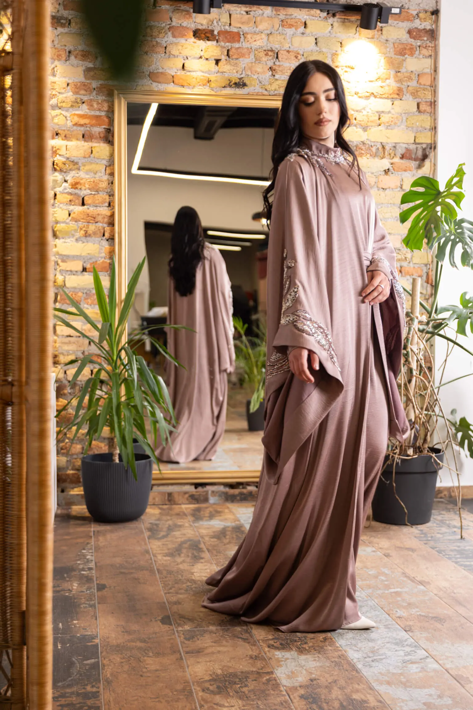 Silent Power Embellished Abaya – Pink, photo 7