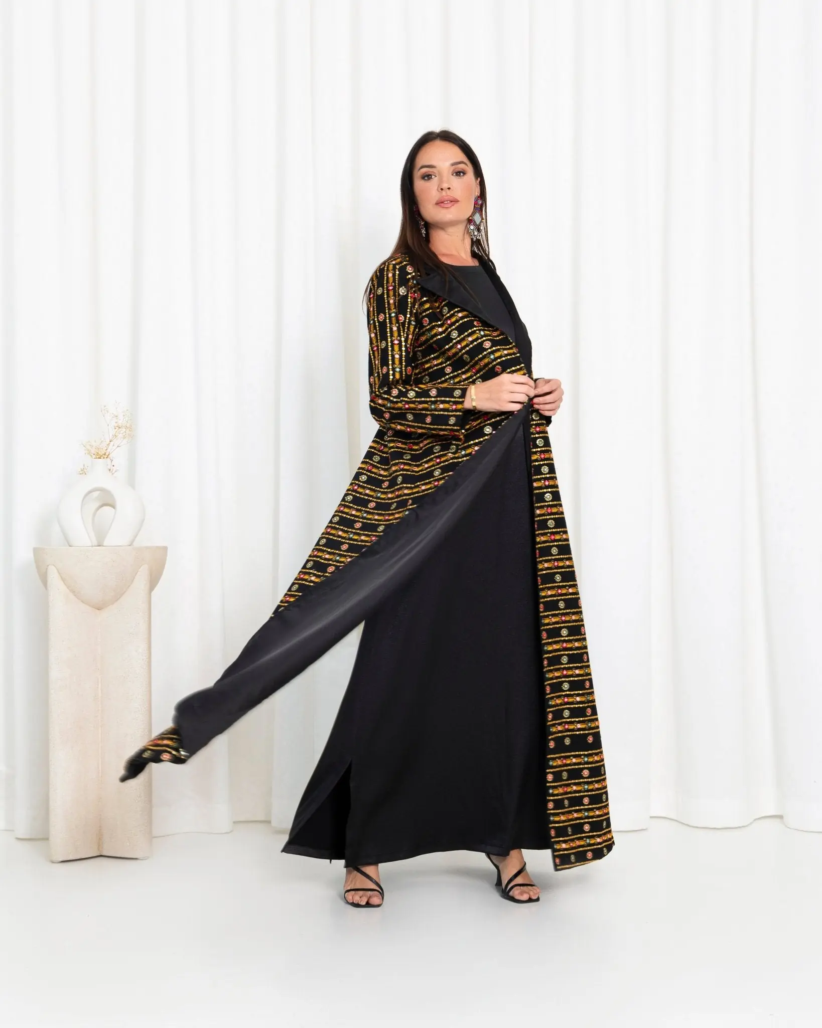 Aswad Zahab Abaya, photo 5