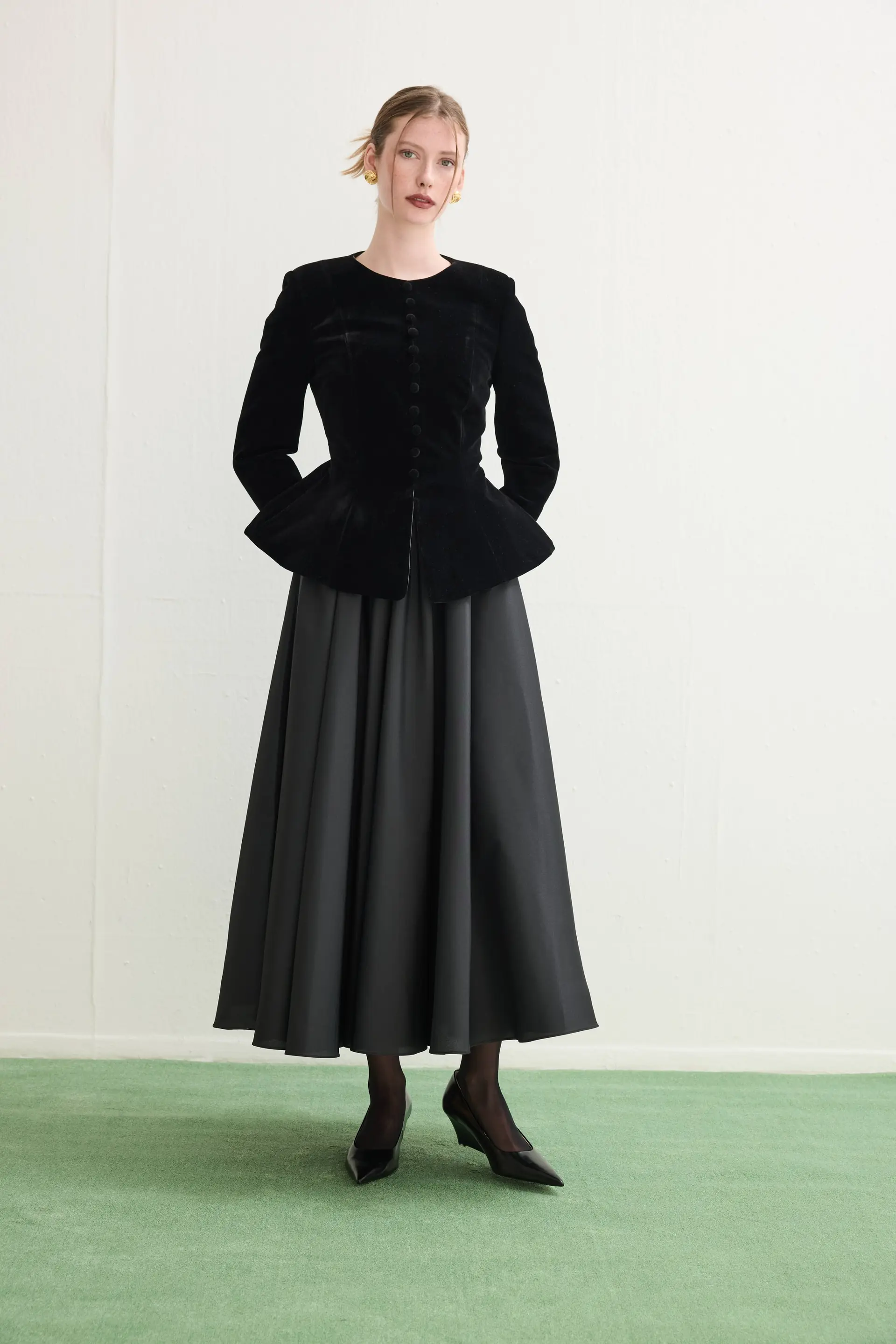 Velvet-Front Buttoned Peplum Blouse – Black, photo 4