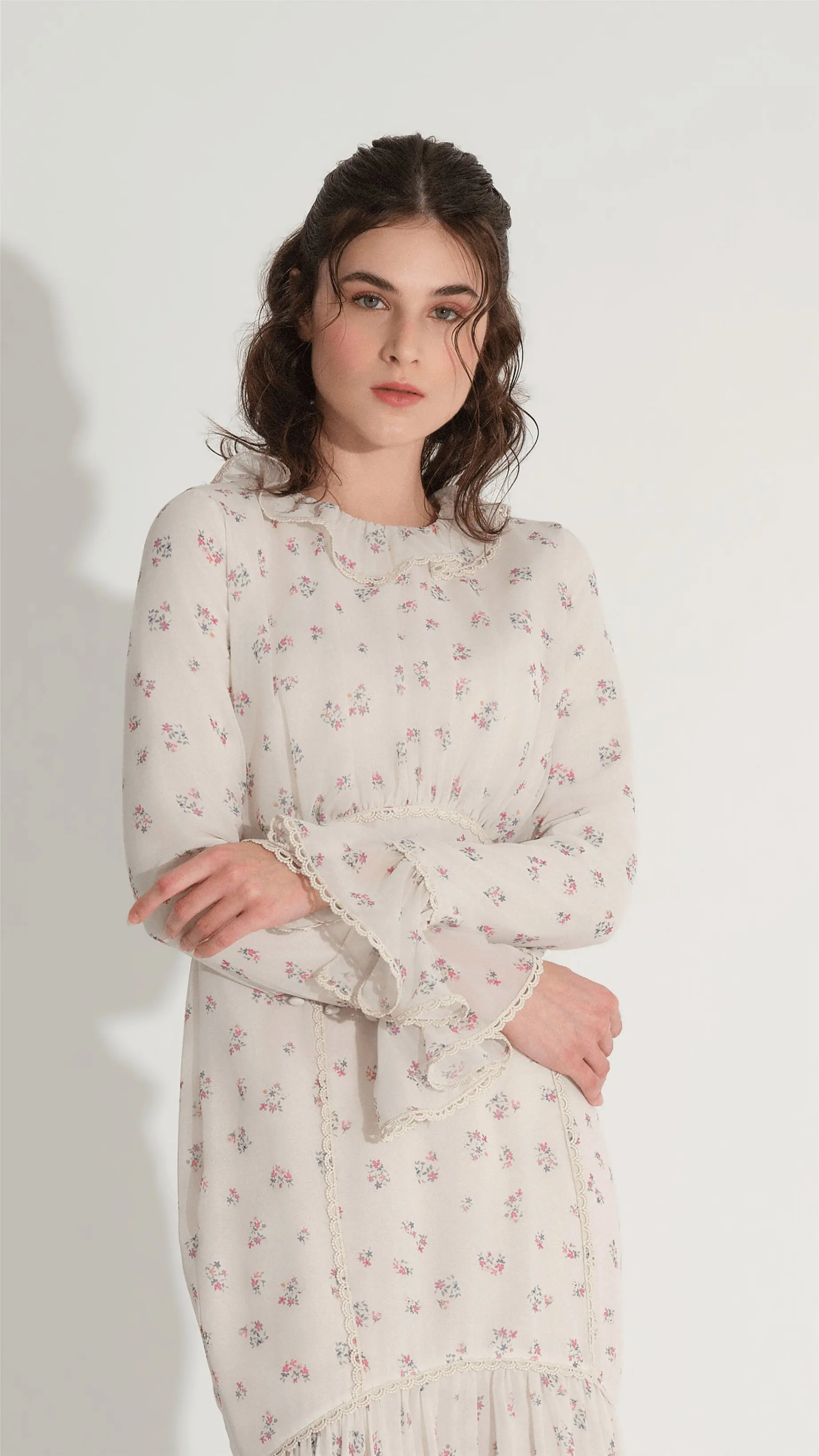 Lace Detail Mermaid Dress – Ecru, photo 2