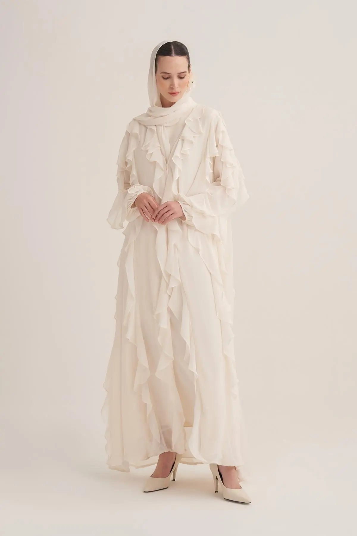Lola Abaya & Scarf – Cream