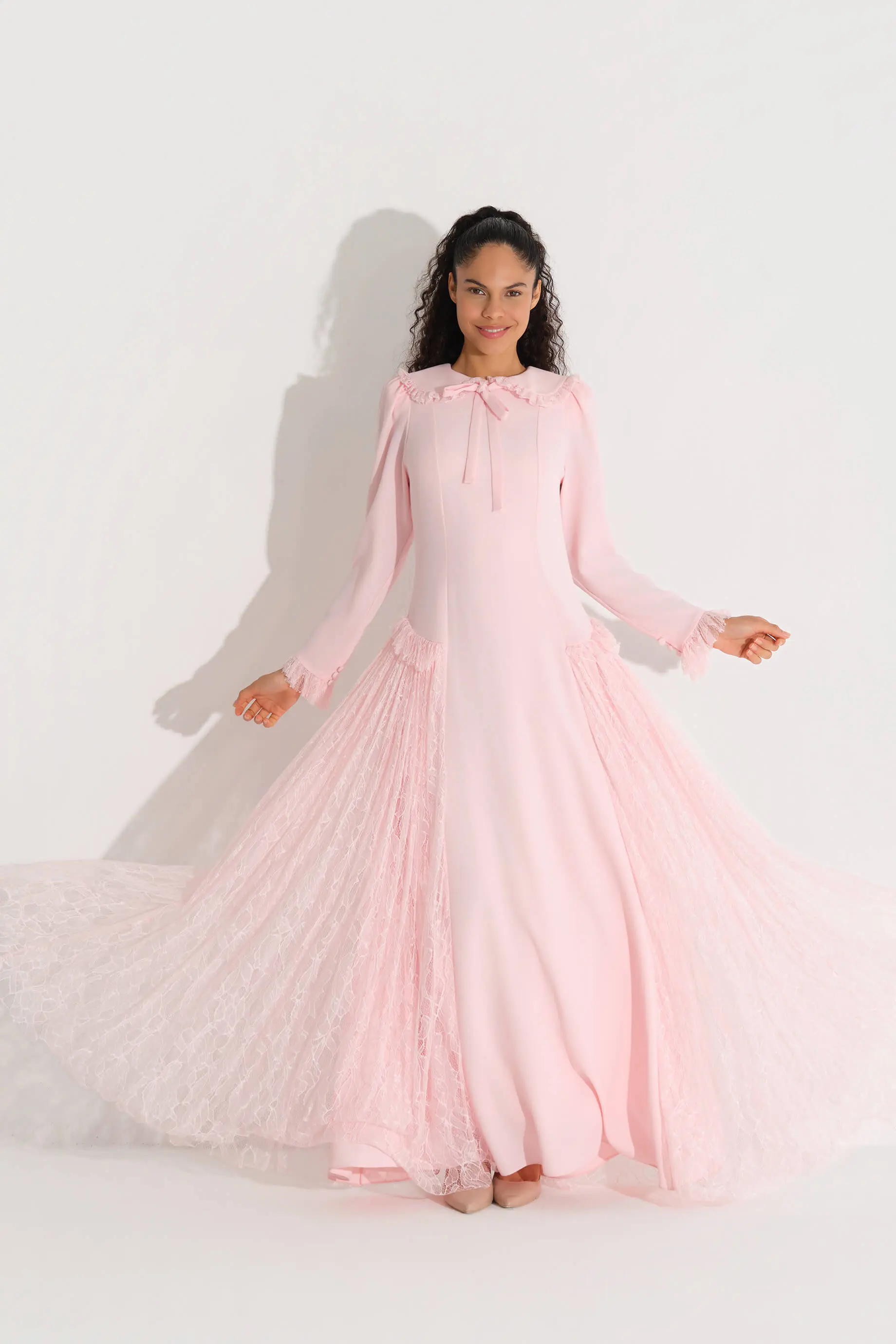 YAKASI VE ETEK KENARLARI DANTELLİ KREP ELBİSE Pembe, photo 2