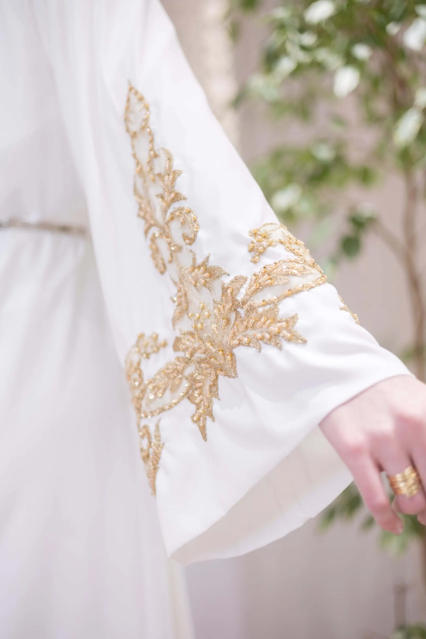 Opal Desert Embellished Abaya – White, photo 3