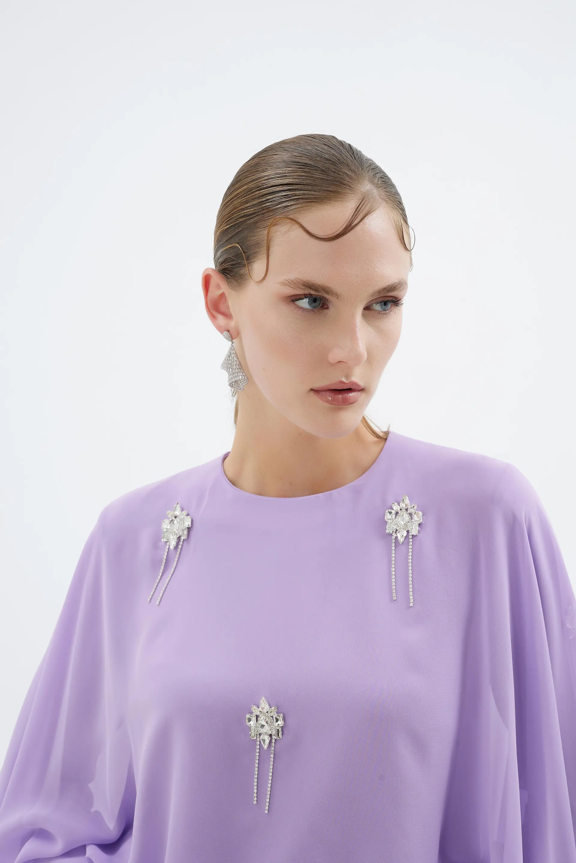 Alera Embellished Cape Dress – Lilac, photo 3