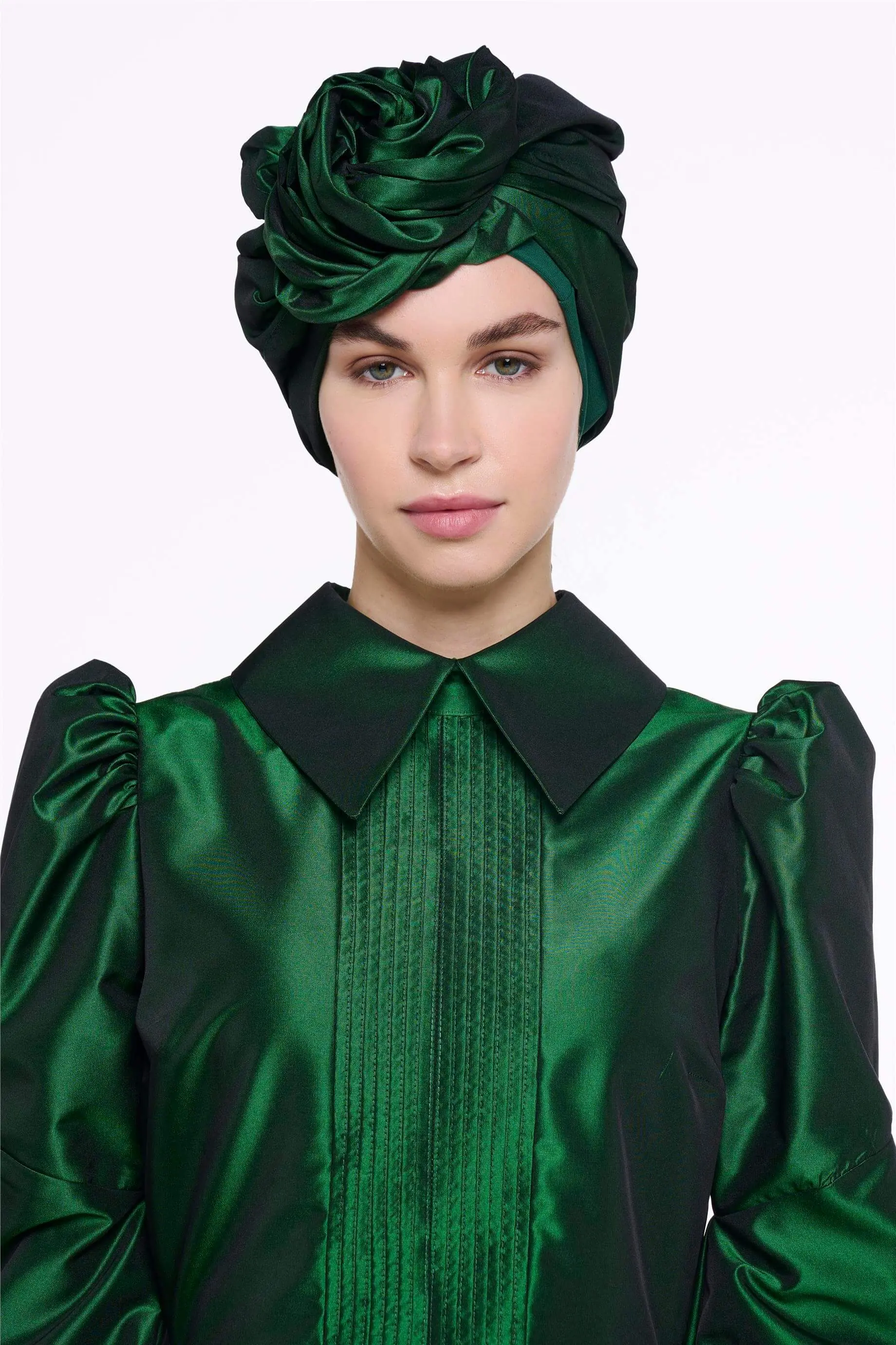 Green Taffeta Bonnet with Inner Wire