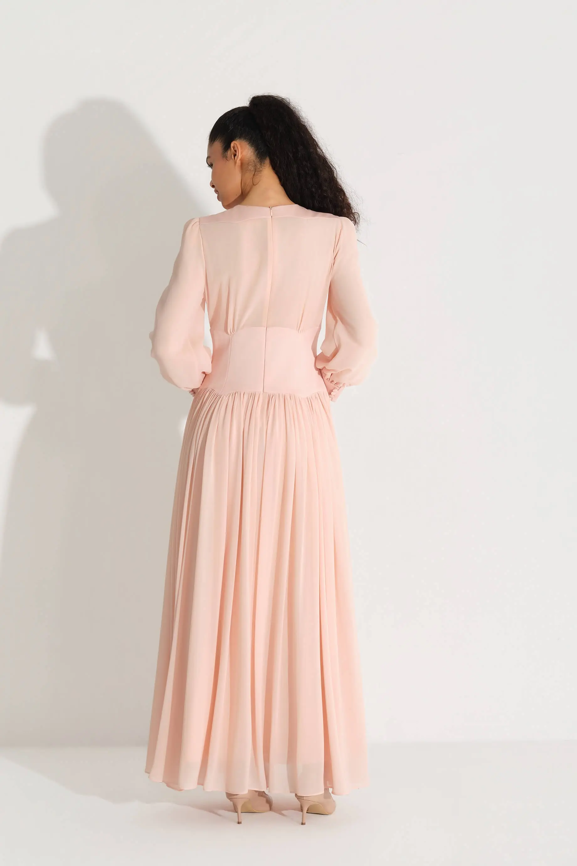 Stone-Embellished Waist Chiffon Dress – Peach, photo 5