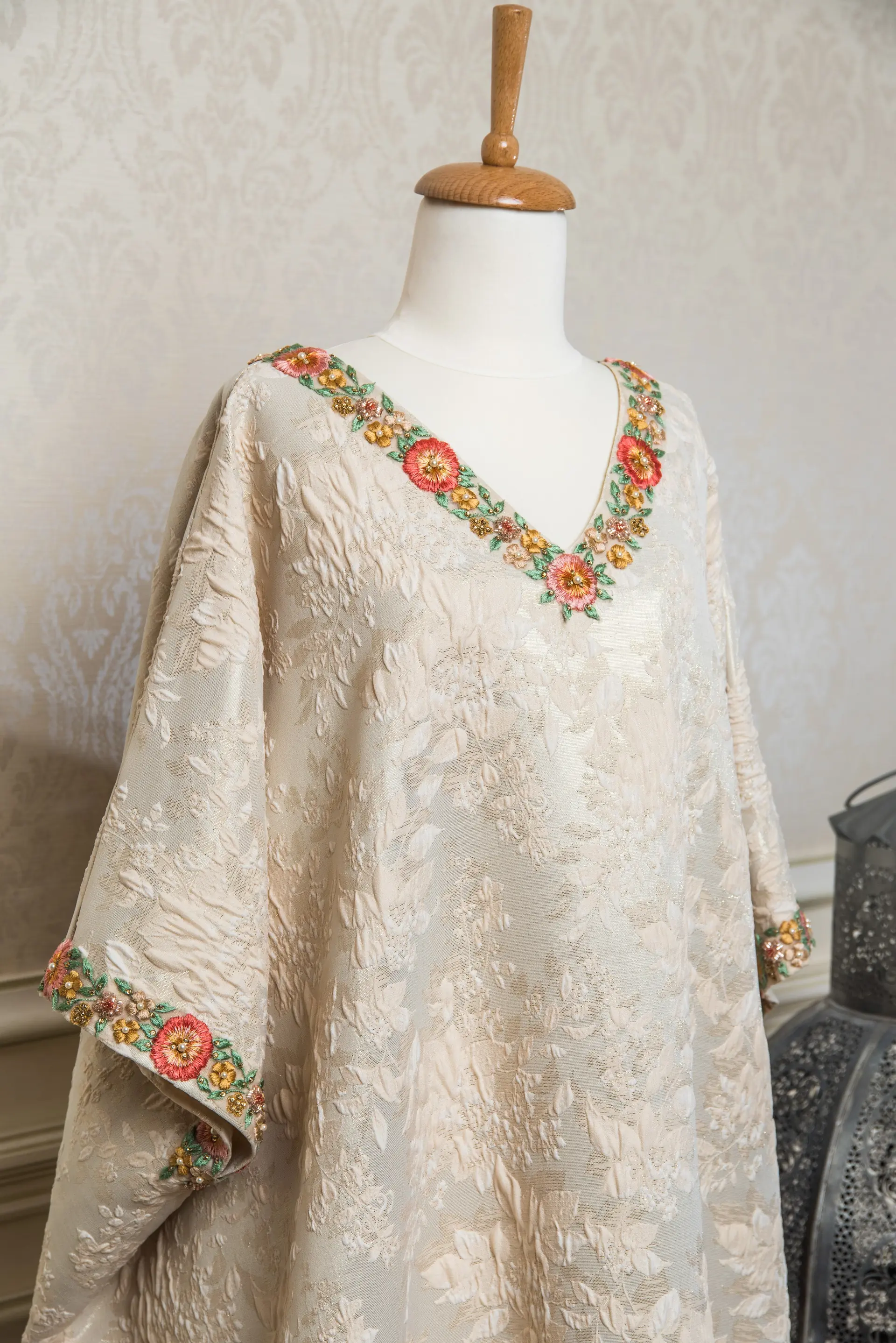 Cream Jacquard Silk Kaftan with Gold Leaf Motif, photo 2