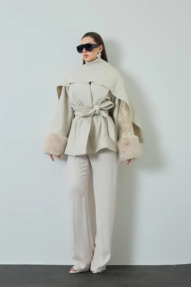 Redefined Fur-Trim Cape Coat – Beige, photo 4