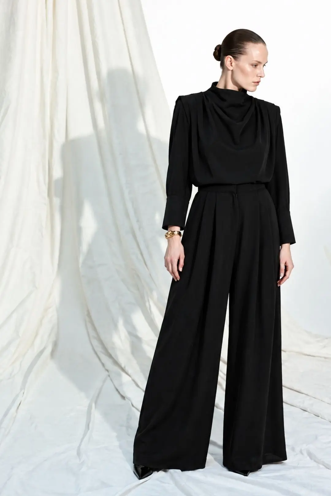 AMANDA Black Pleated Blouse & Trousers Set