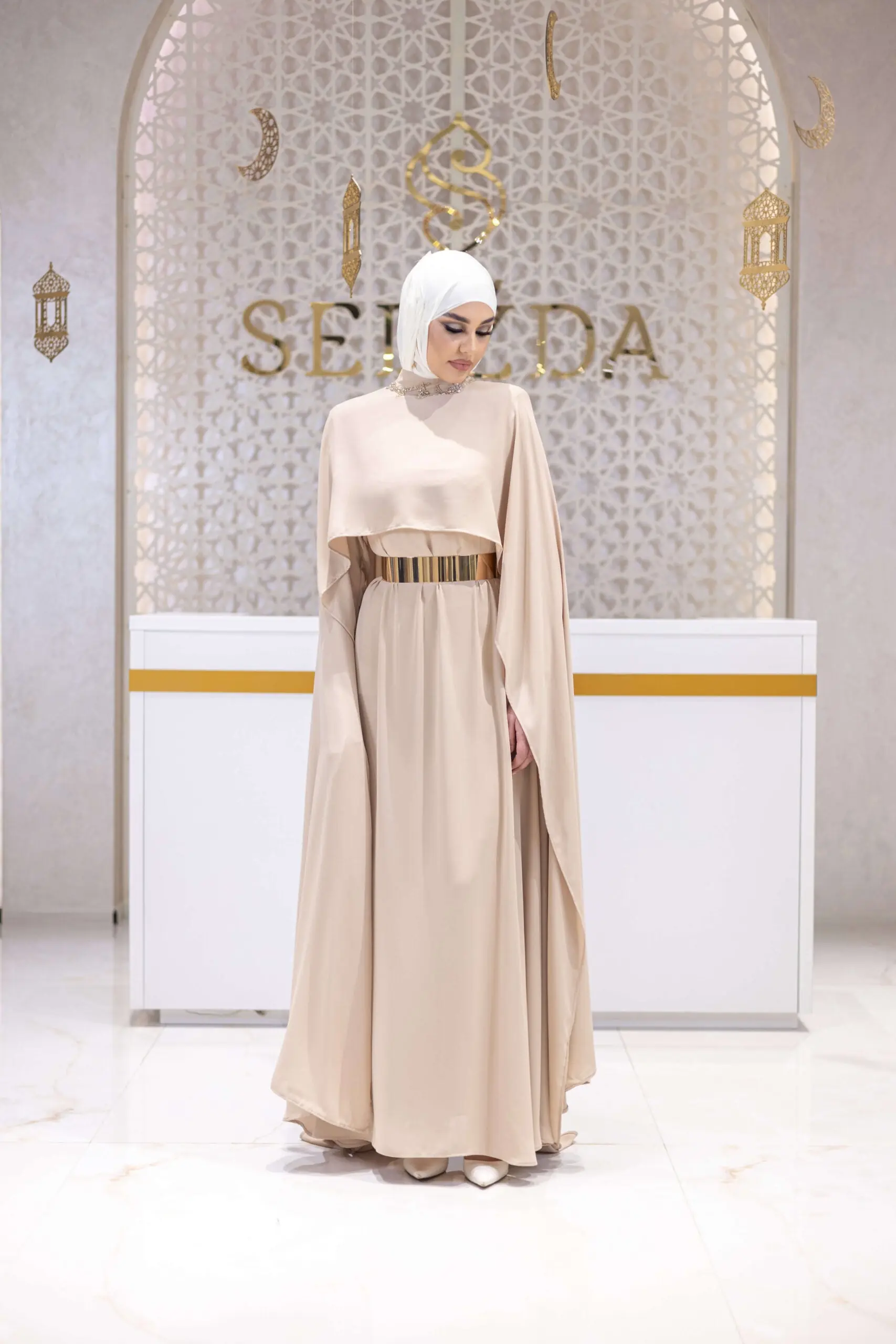 Sultan Silk Cape-Sleeve Gown – Beige, photo 3