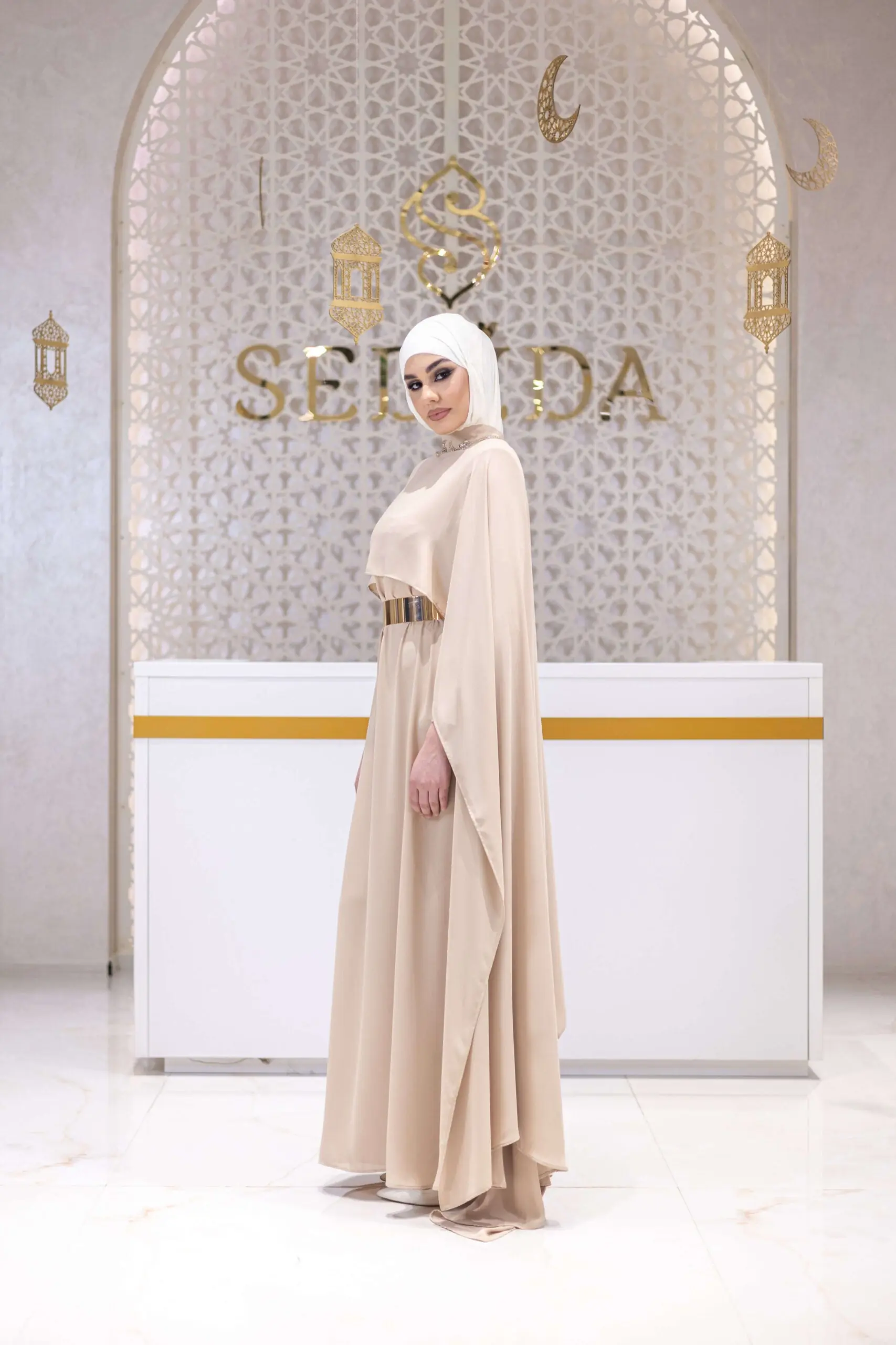 Sultan Silk Cape-Sleeve Gown – Beige, photo 4