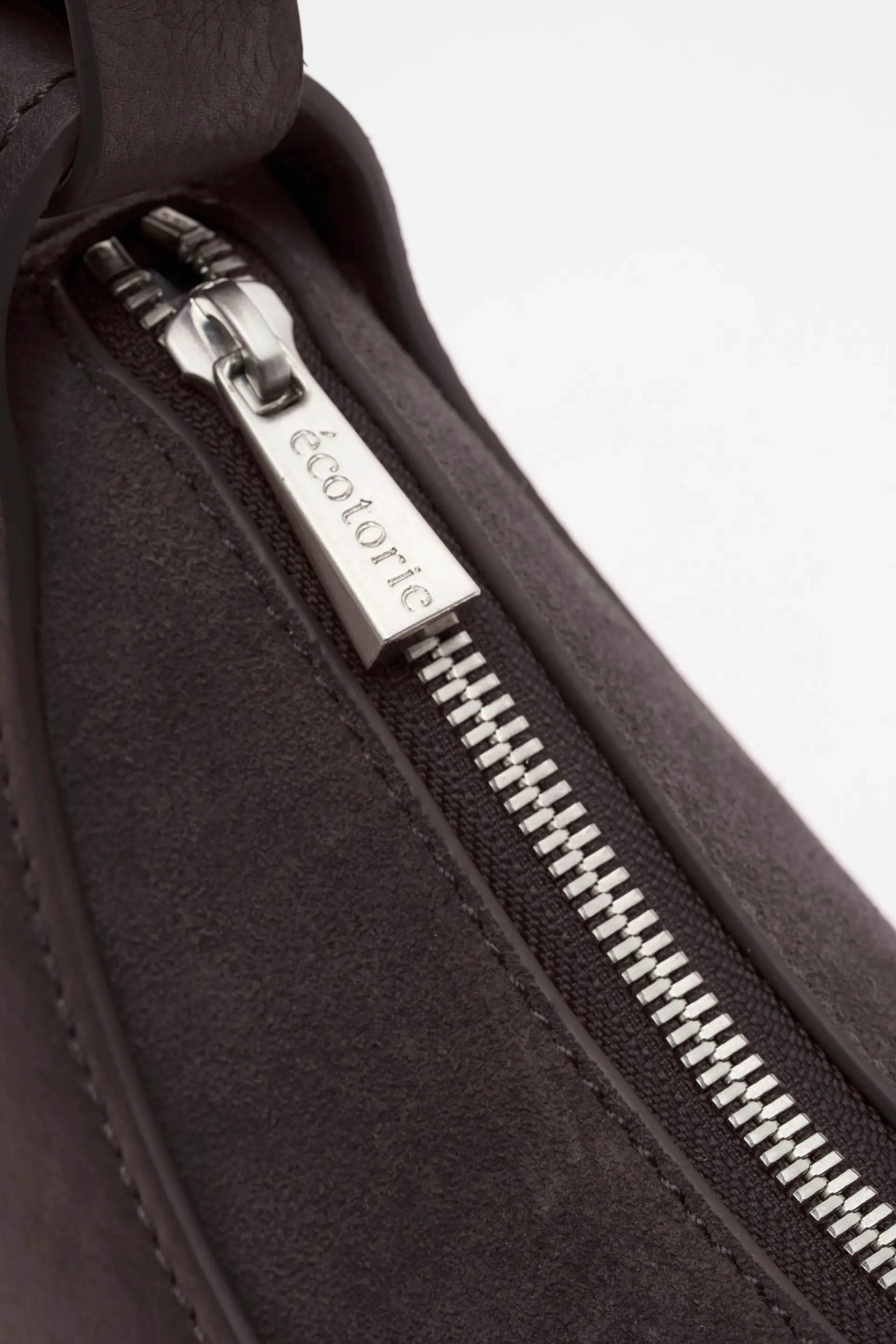 Ecotorie - Leif Chocolate Crossbody, photo 3