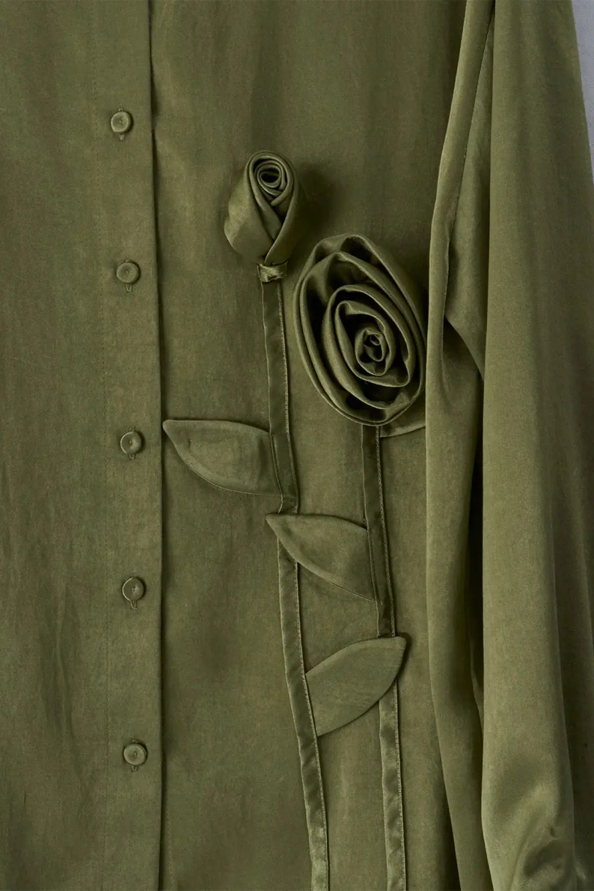 Rose Appliqué Silk Drape Shirt – Khaki, photo 2