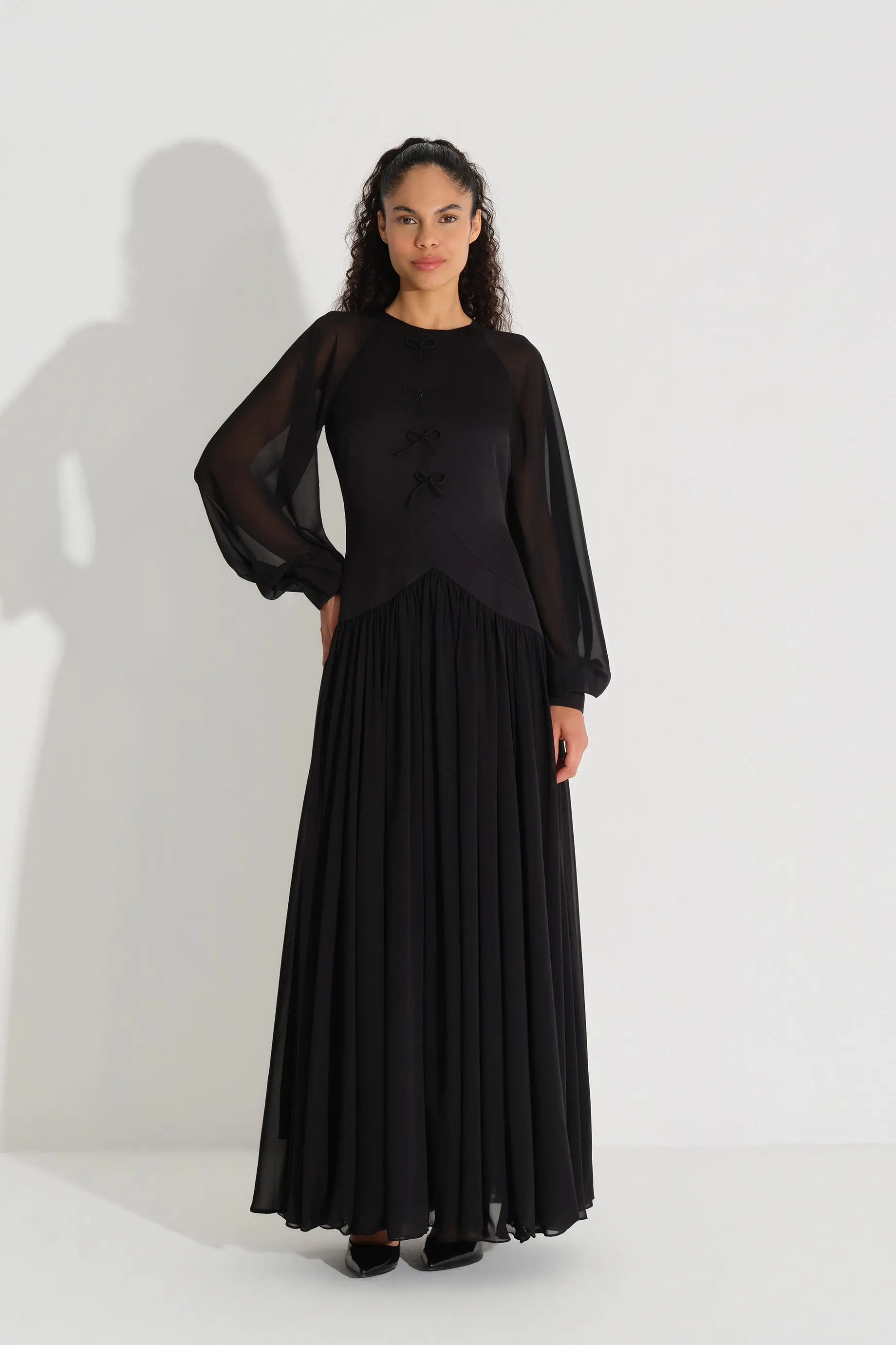 Front Bow Detail Crepe Dress – Black, photo 4