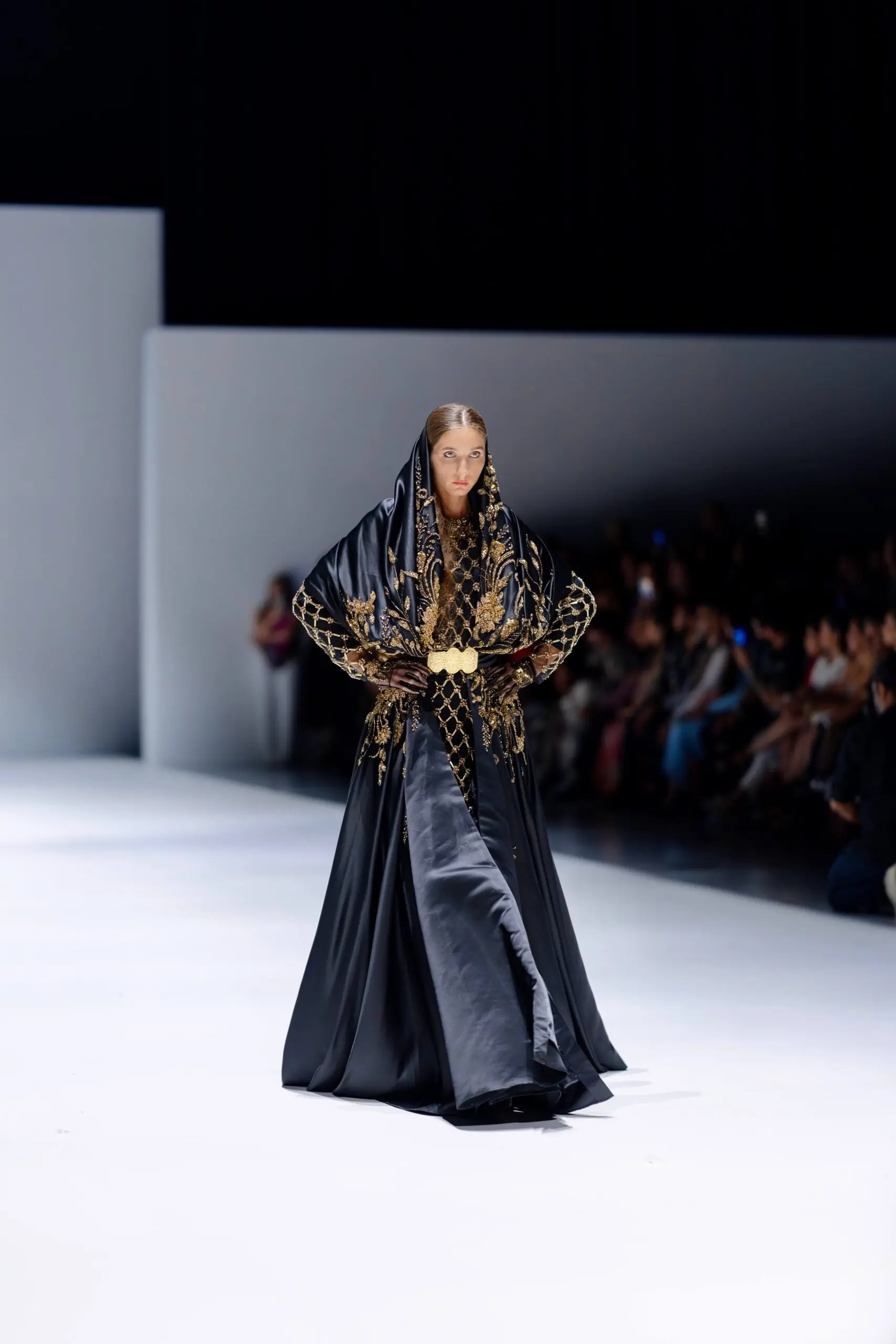 Model 04 The Power of Pain Gown – Black, photo 2