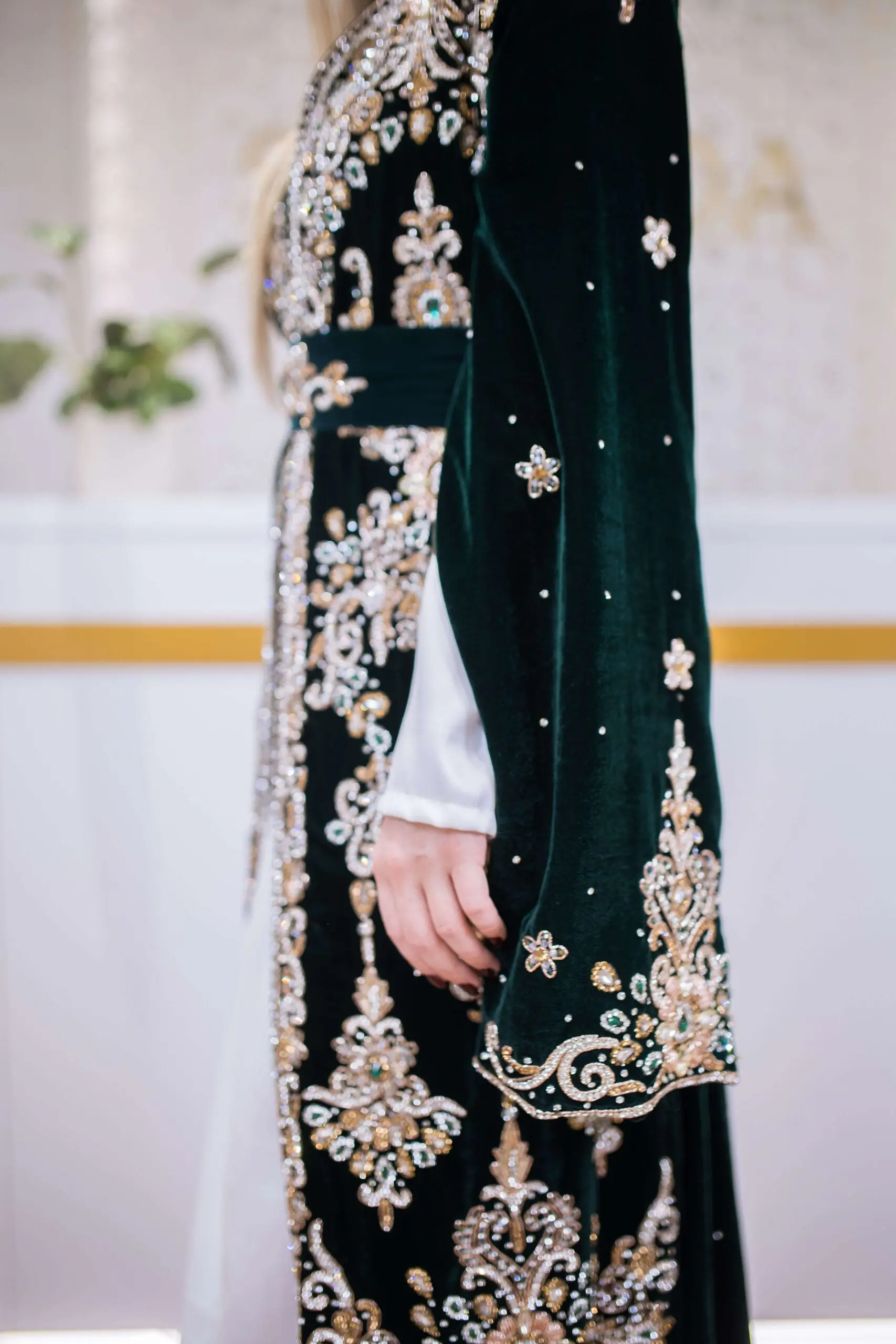 Eclipse Velvet Embellished Kaftan – Dark Green, photo 2