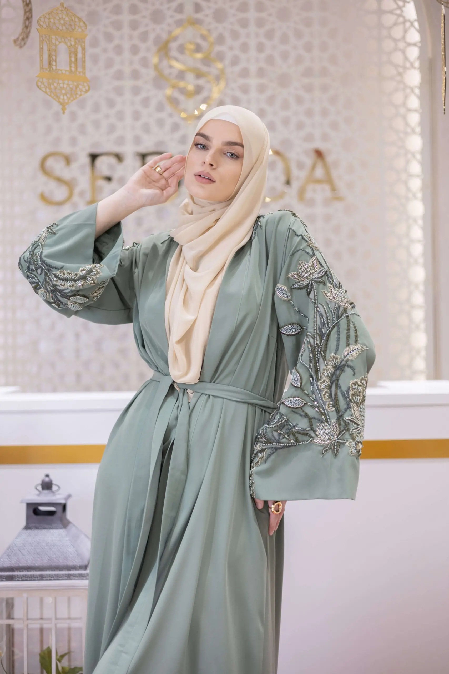Desert Crown Embellished Abaya – Green, photo 2