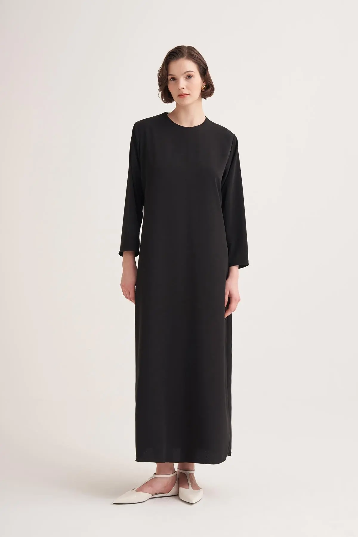 Crepe Minimalist Maxi Dress – Black