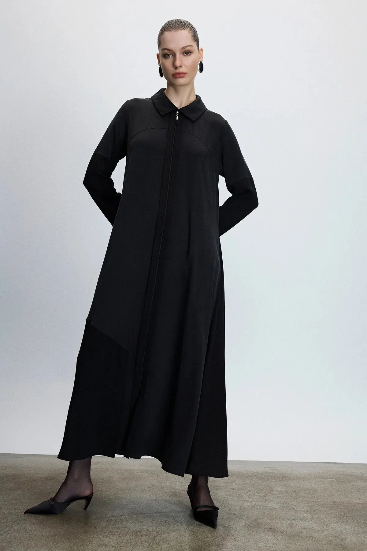 Shirt-Collar Zip-Front Abaya – Black