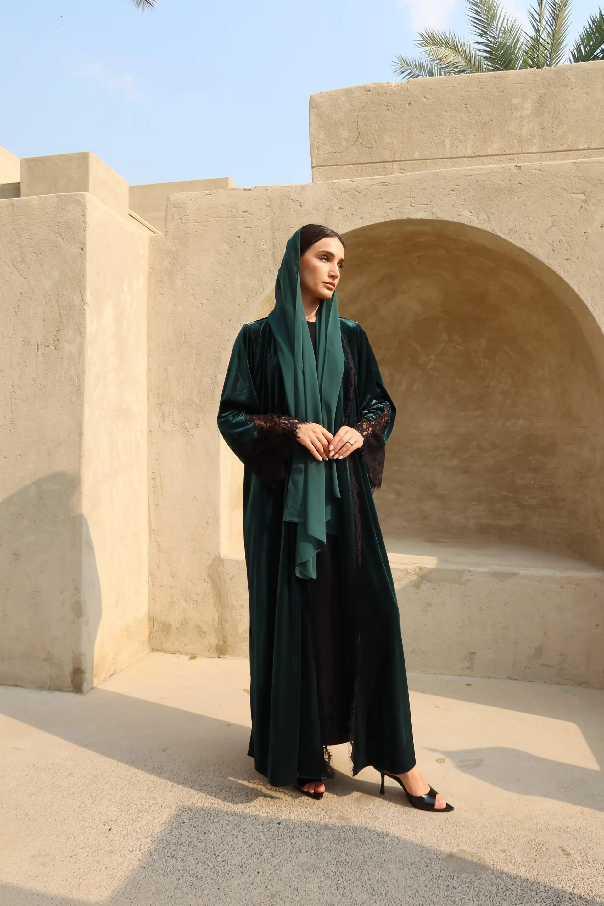 Velvet Lace Abaya – Dark Green, photo 3