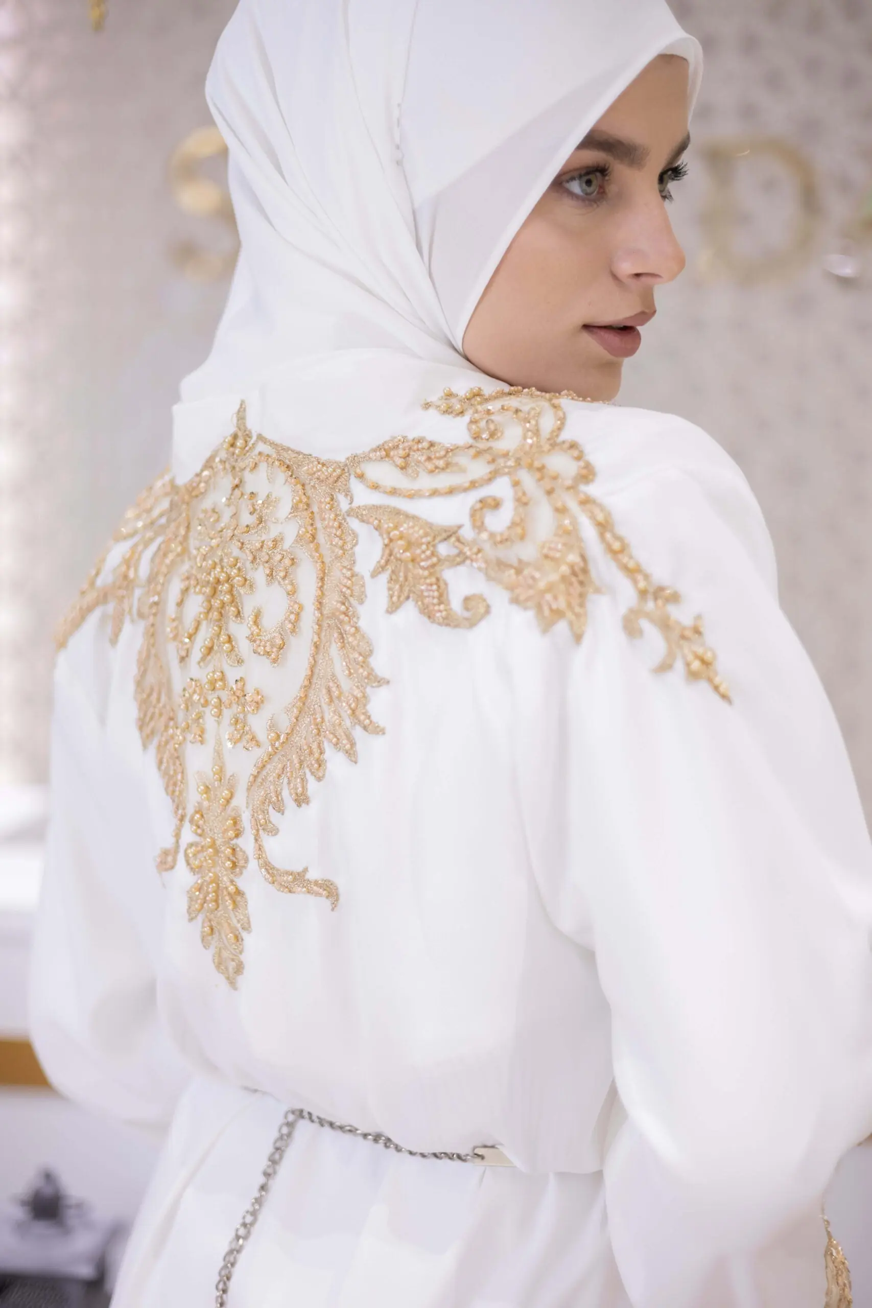 Opal Desert Embellished Abaya – White, photo 4