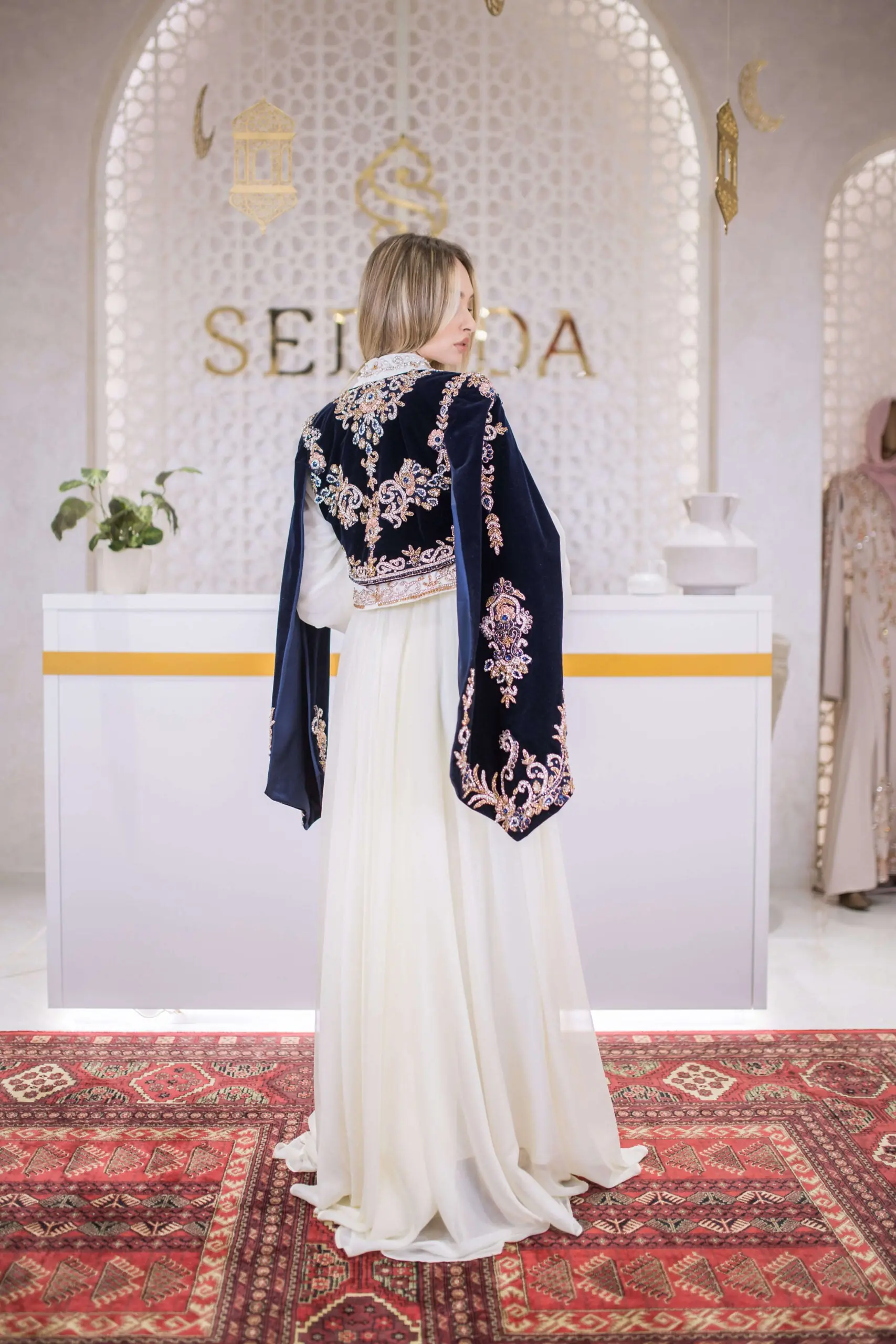 Velvet Noor Embellished Velvet Kaftan – Navy, photo 7