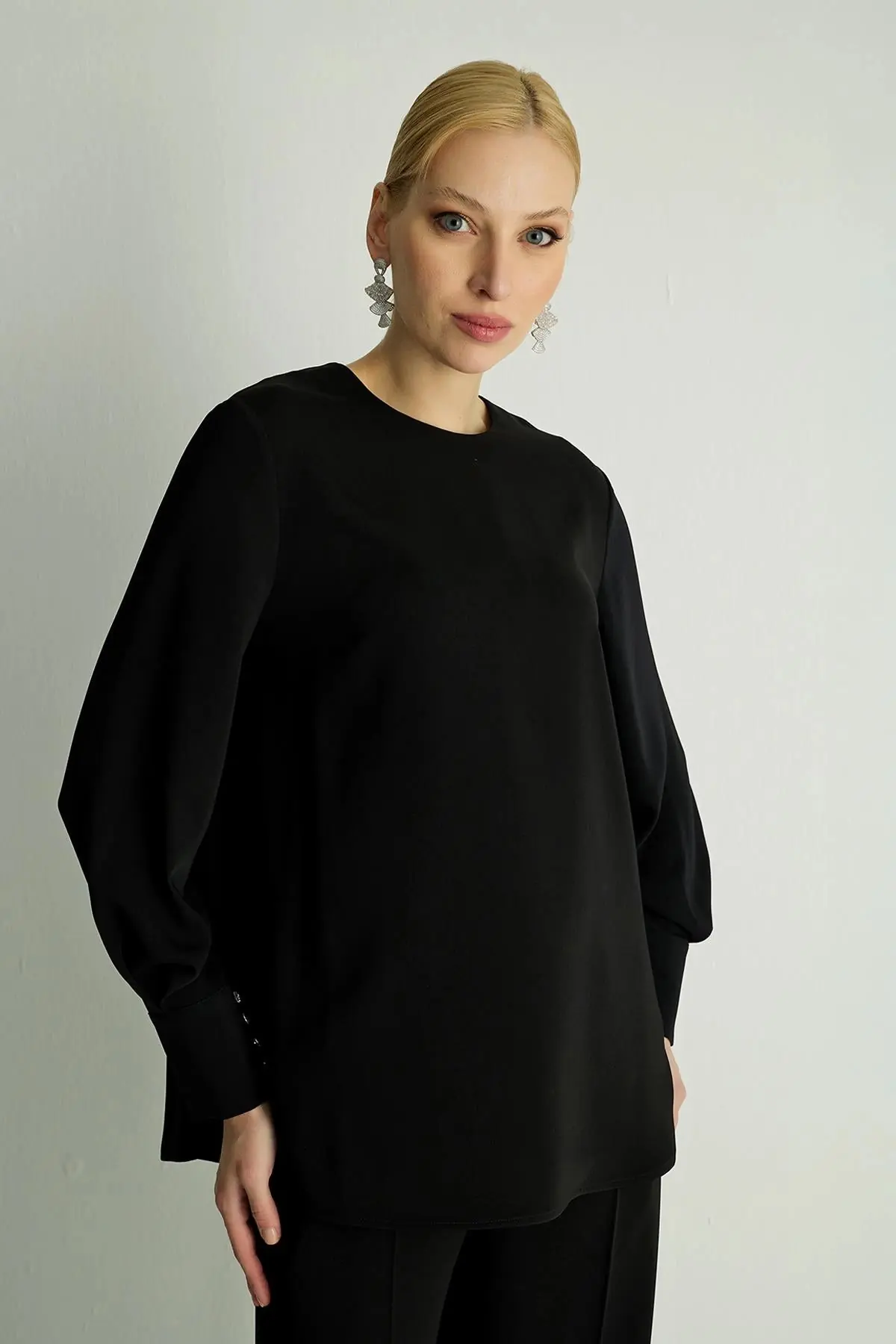 Pure Blouse – Black